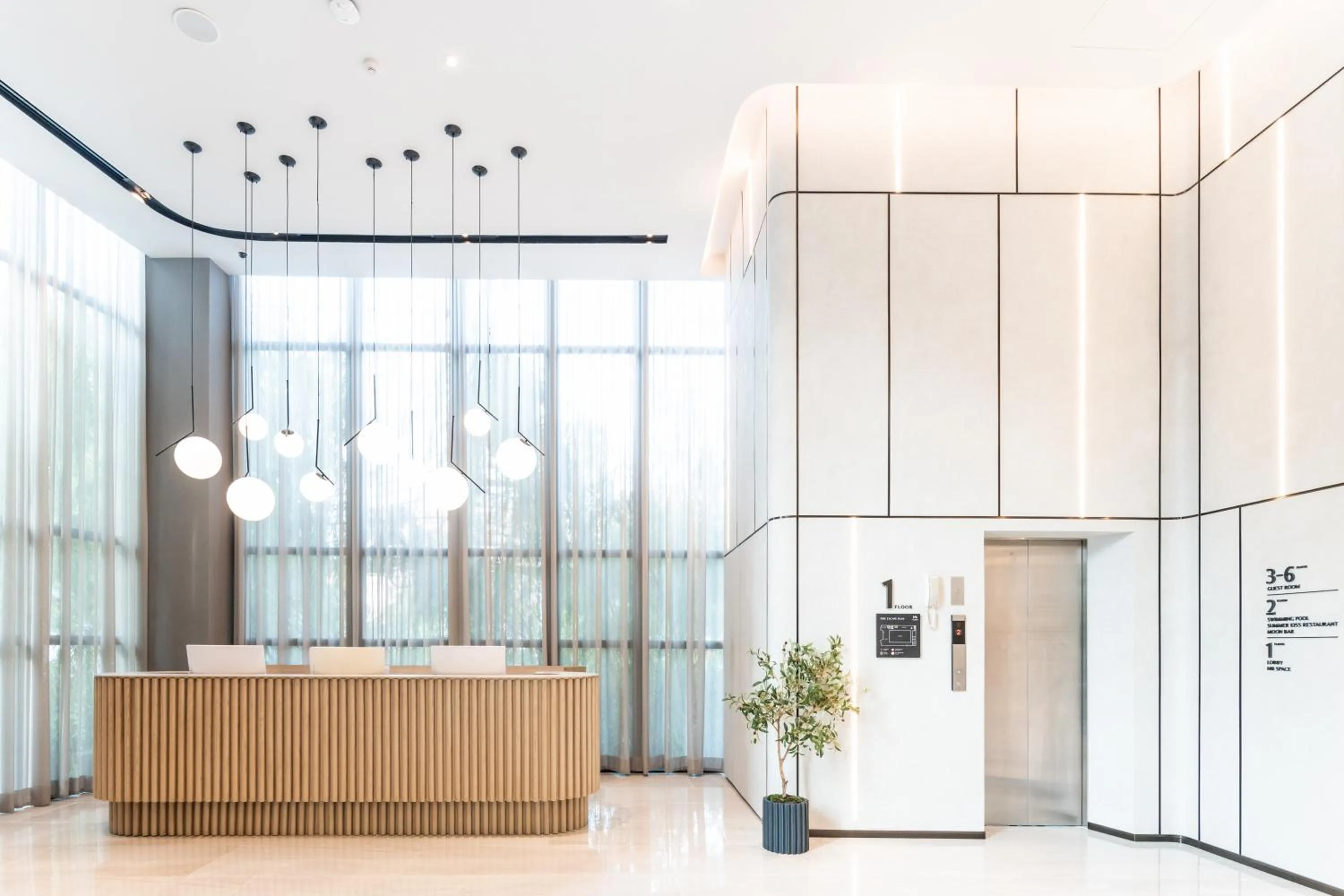 Lobby or reception in Mii Hotel Srinakarin