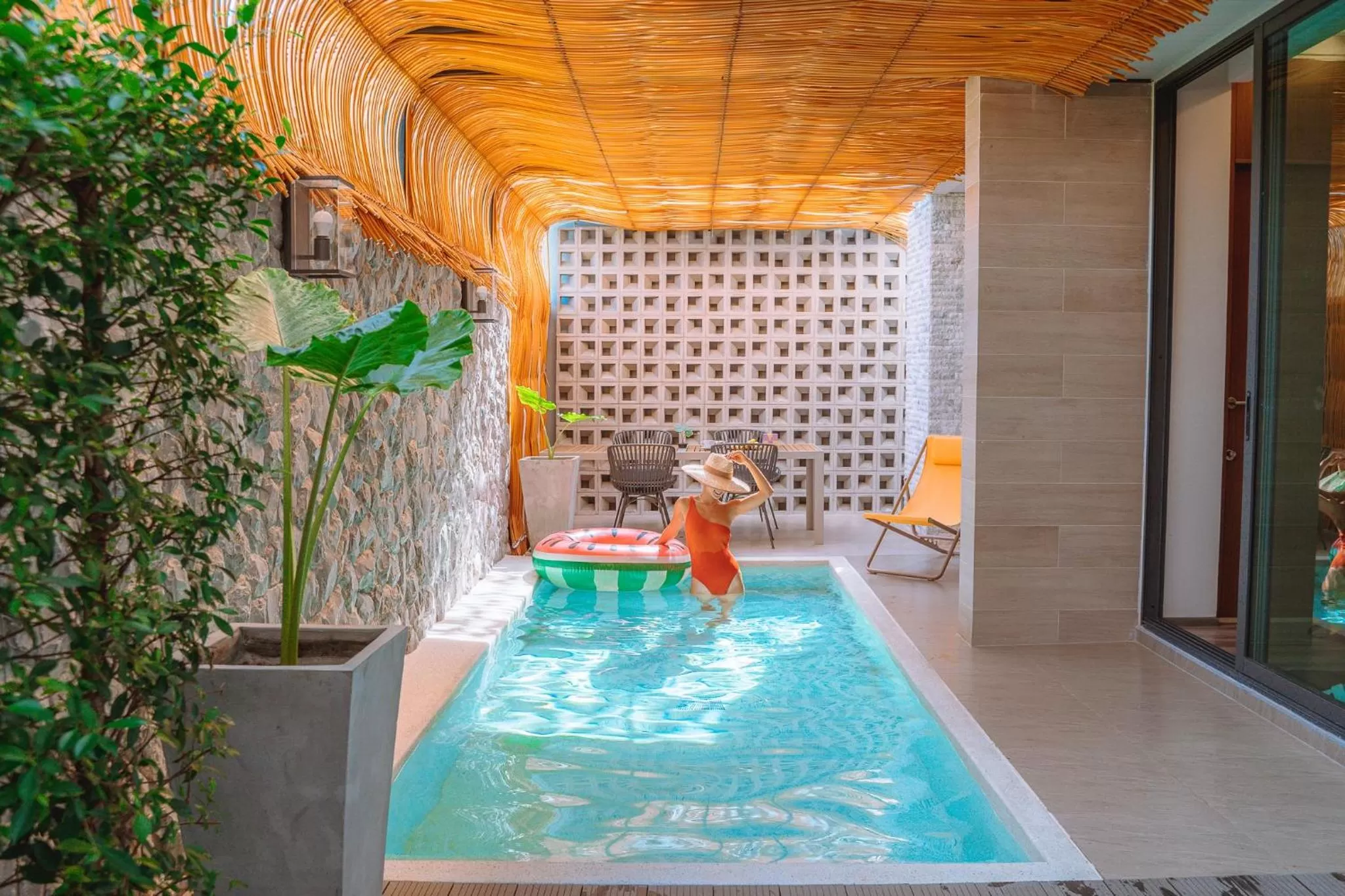 Swimming pool in SHAN Villas Sukhumvit ฌานวิลล่า สุขุมวิท