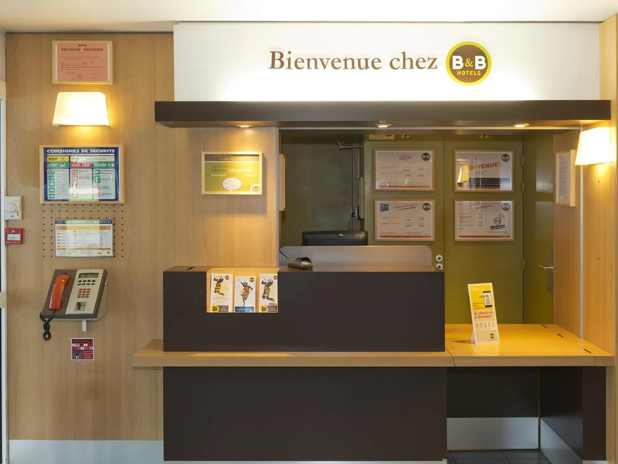 Lobby or reception in B&B HOTEL Nantes Parc Expos La Beaujoire