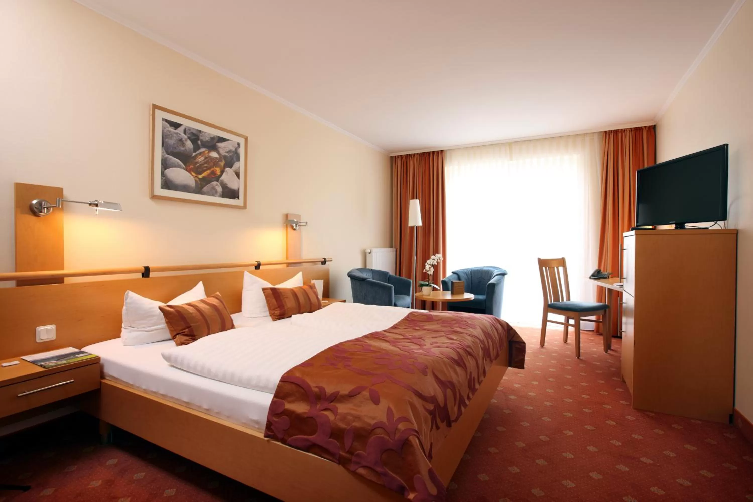 Photo of the whole room, Bed in Hotel Bernstein