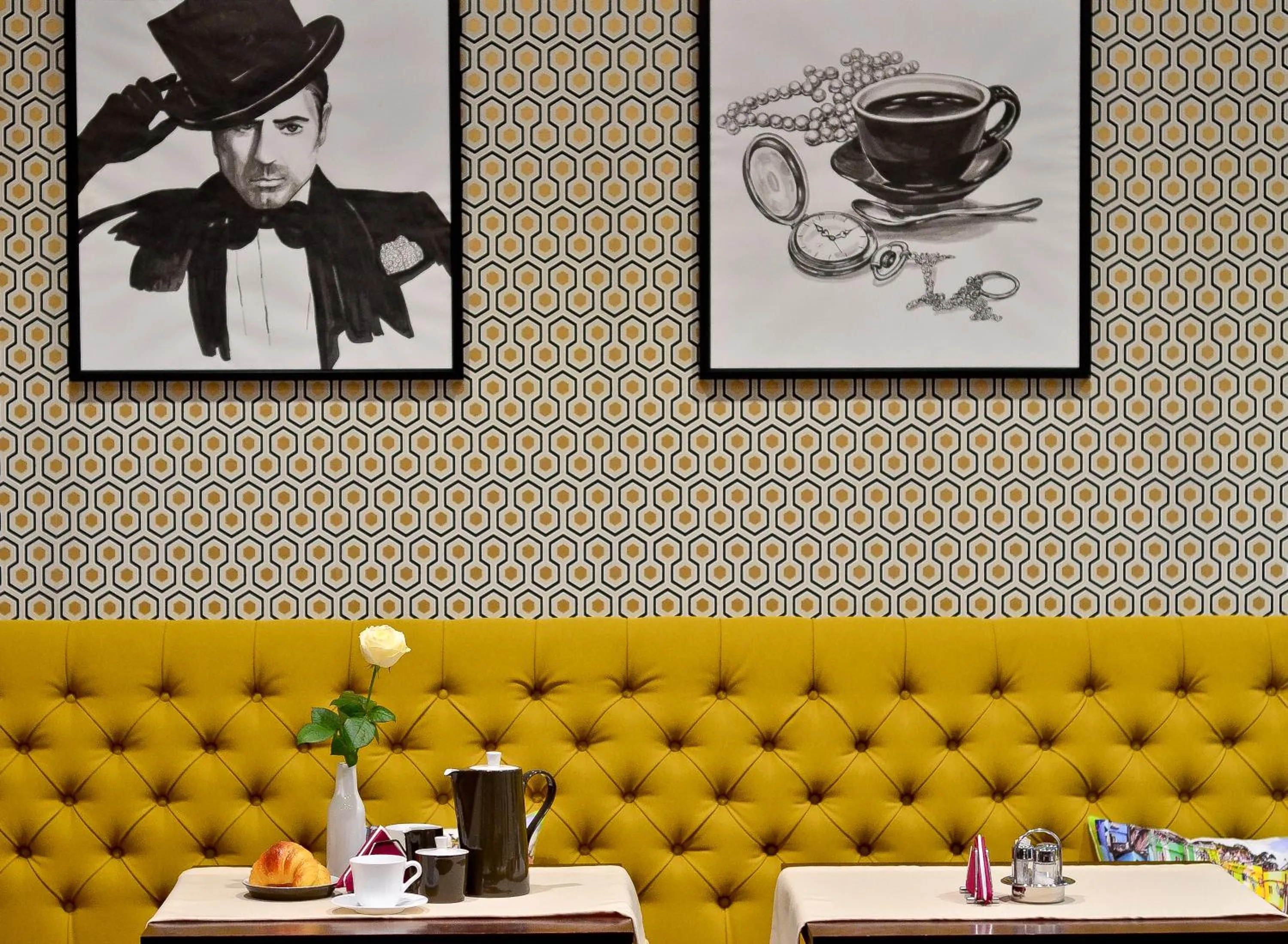 Restaurant/places to eat in Hotel Capitolina City Chic