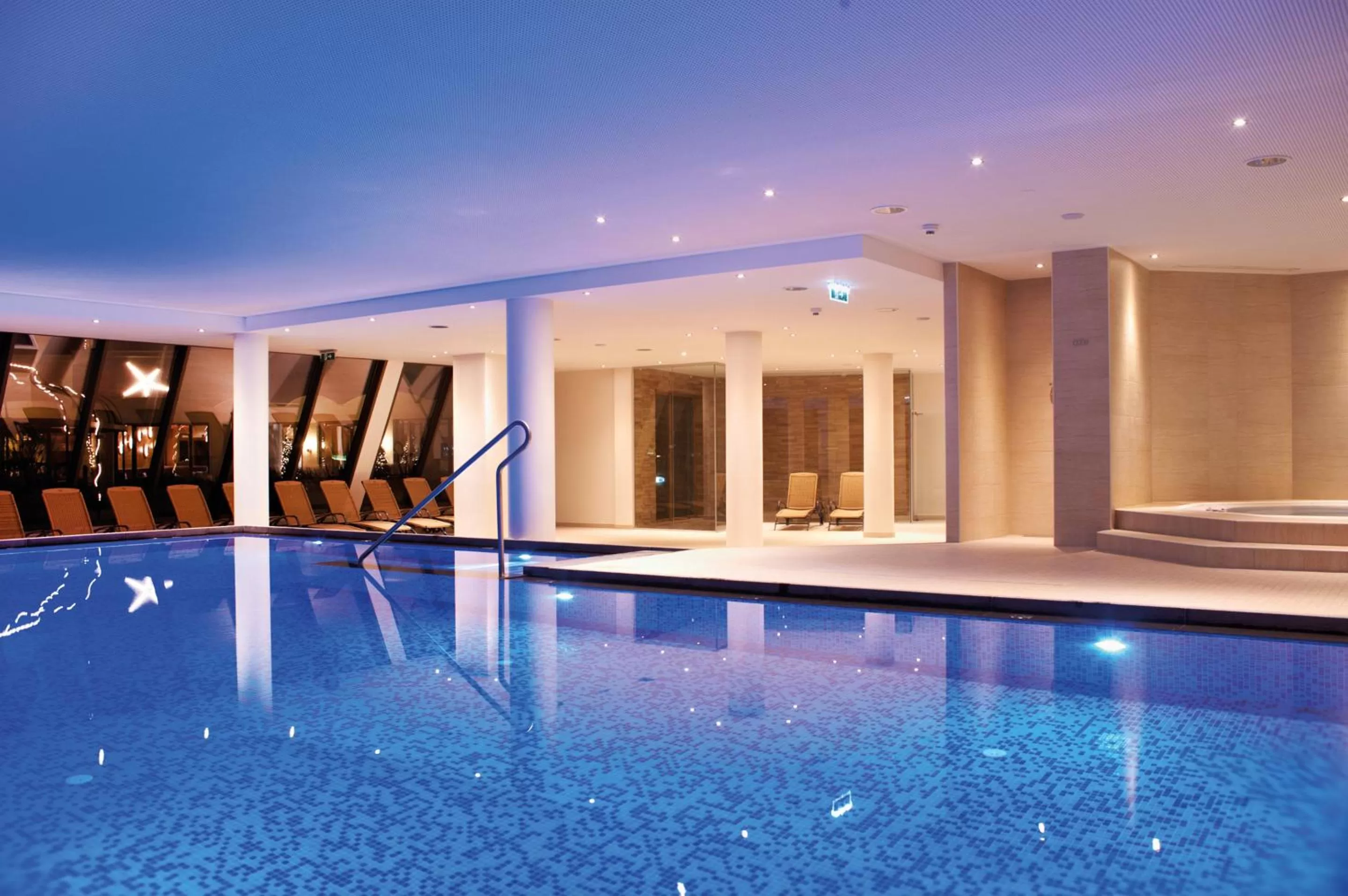 Swimming pool in Das Alpenhaus Kaprun