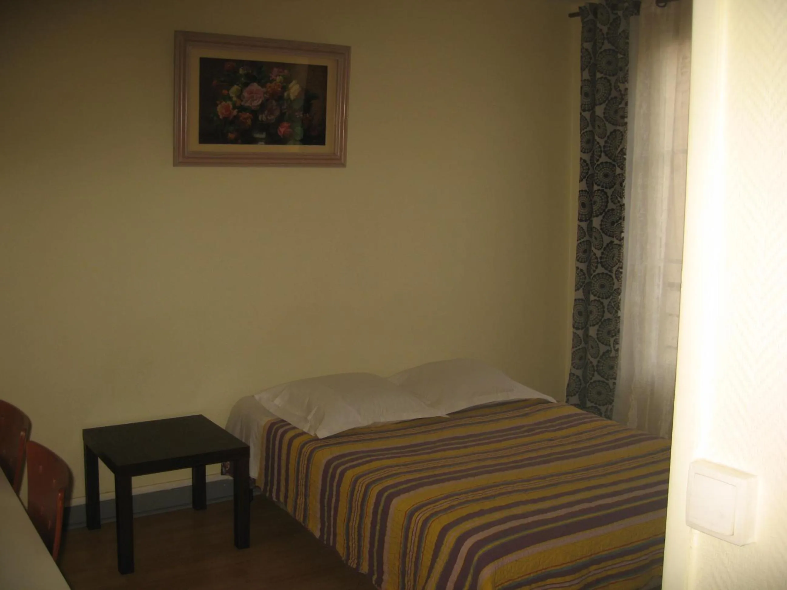 Photo of the whole room, Bed in Au Royal Mad