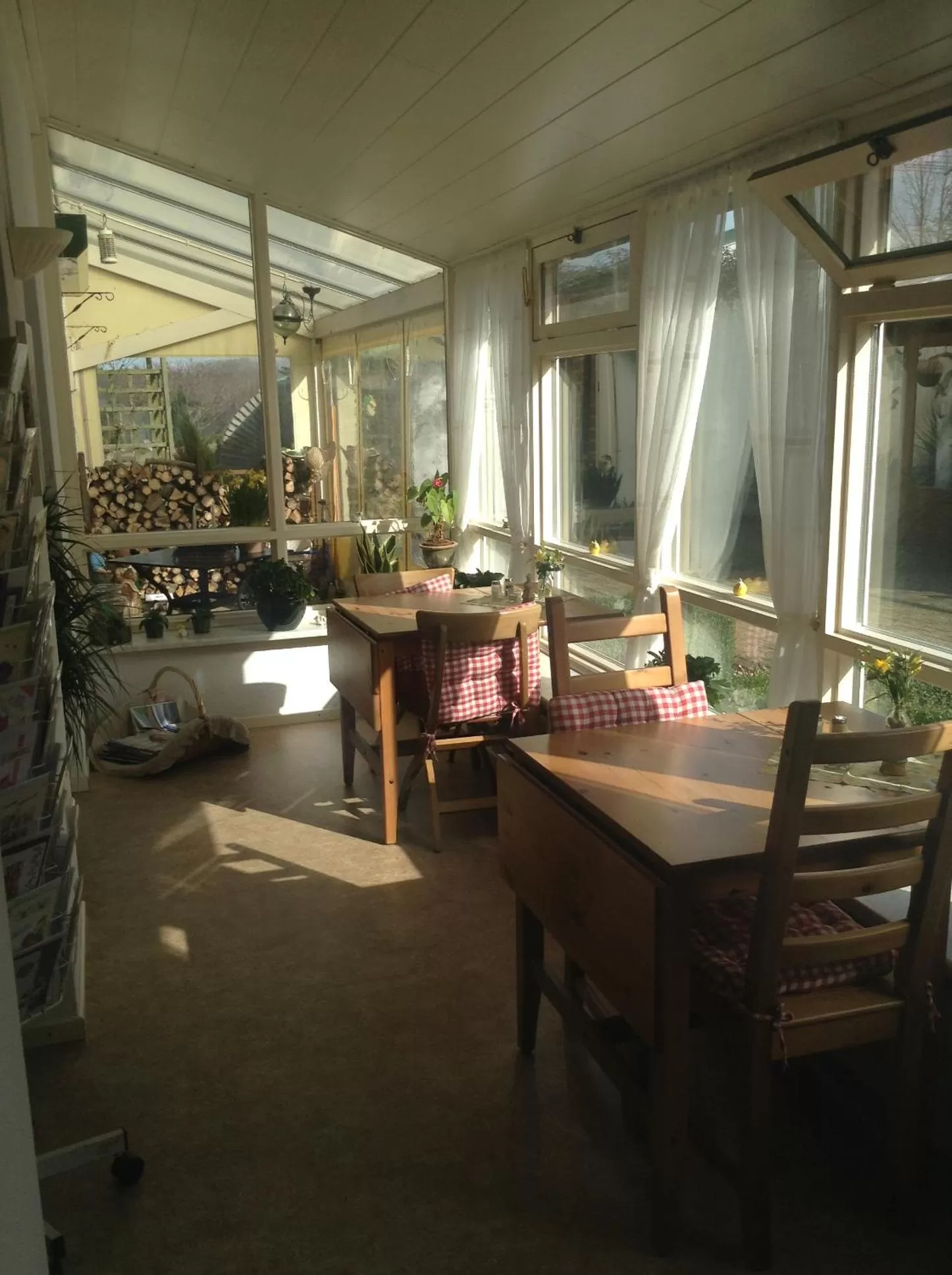 Dining area in B&B Knooppunt70