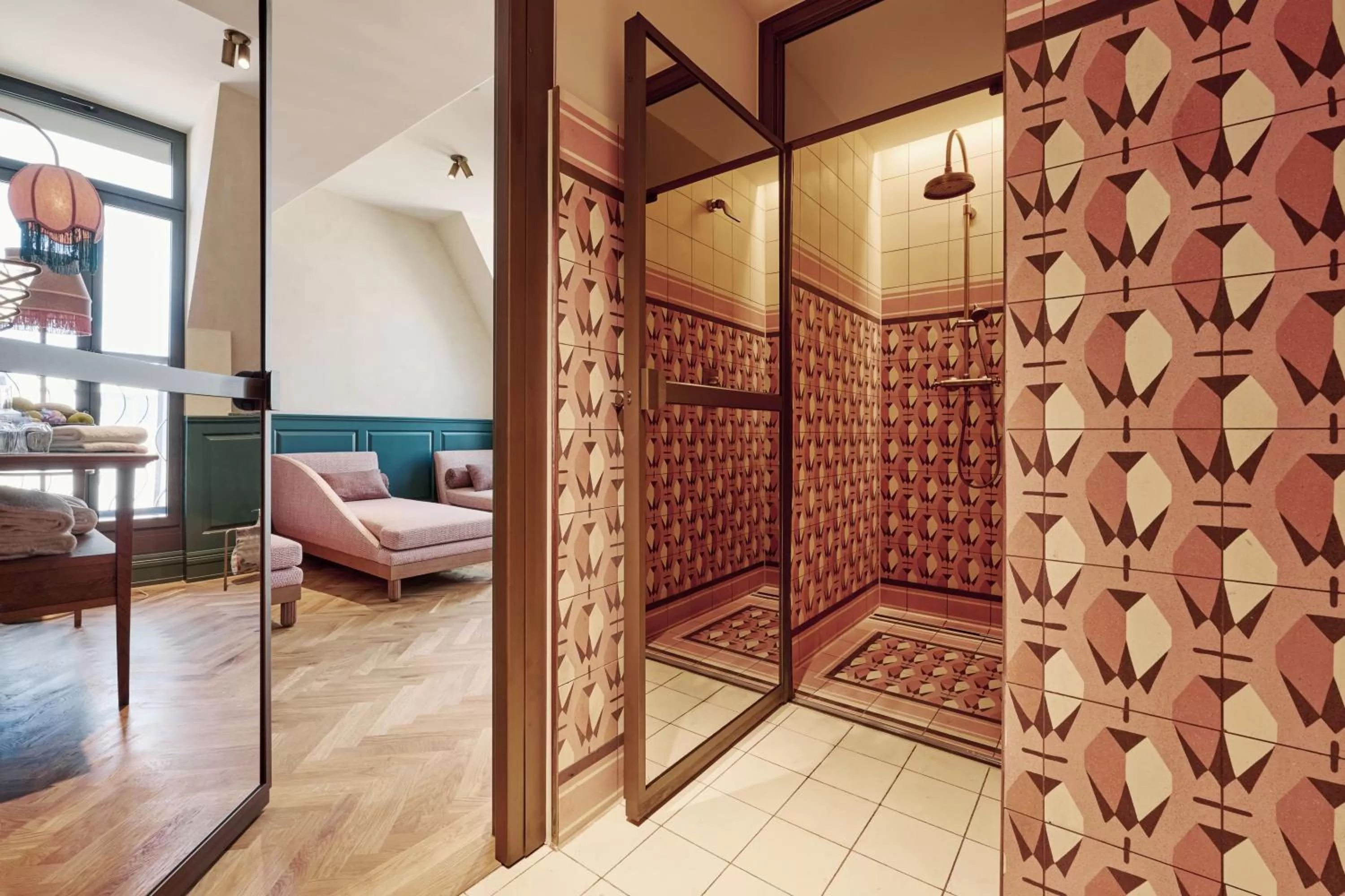 Steam room, Bed in Hotel MOTTO