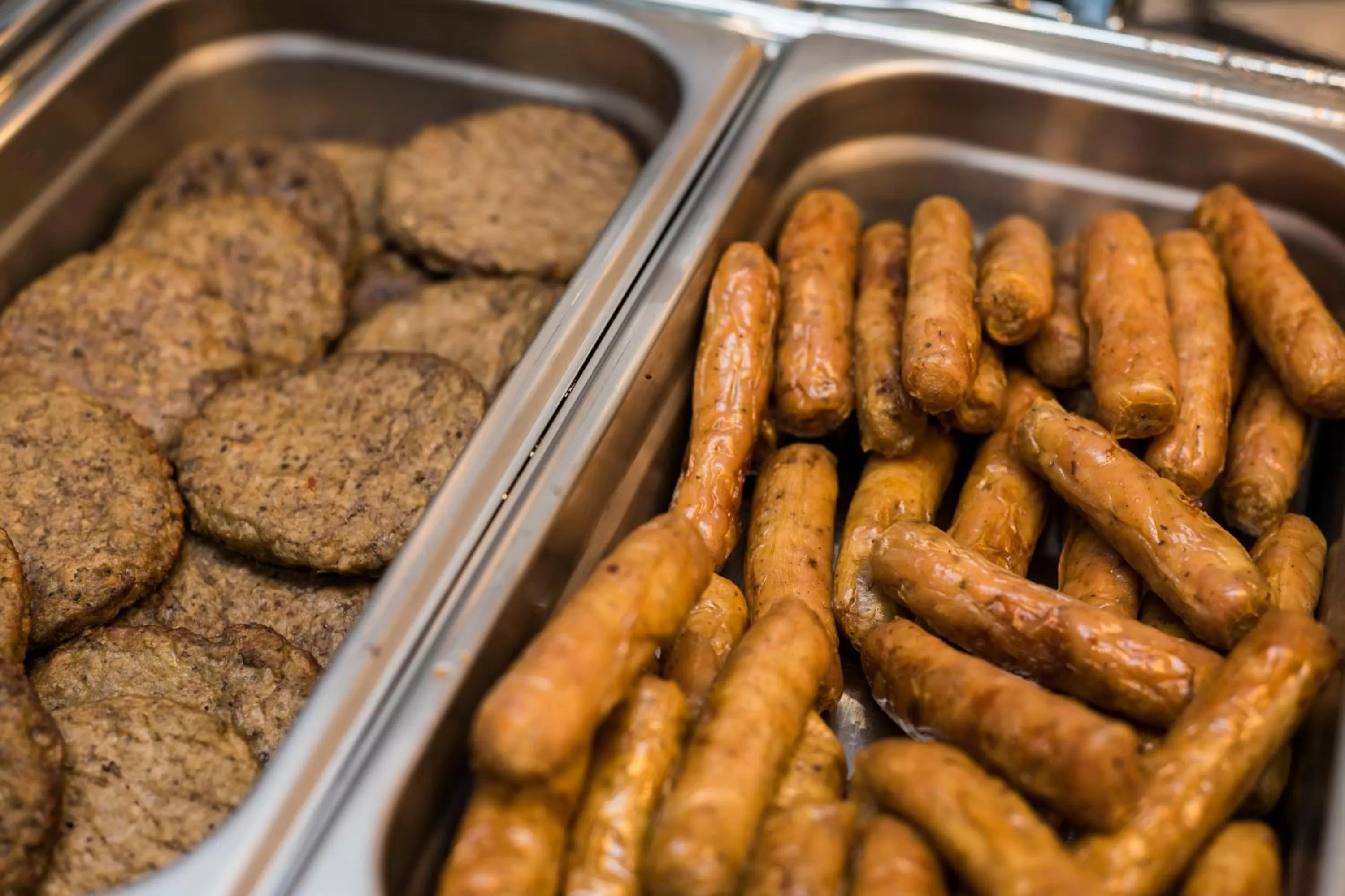 Breakfast in Holiday Inn Express Chicago Northwest-Vernon Hills by IHG