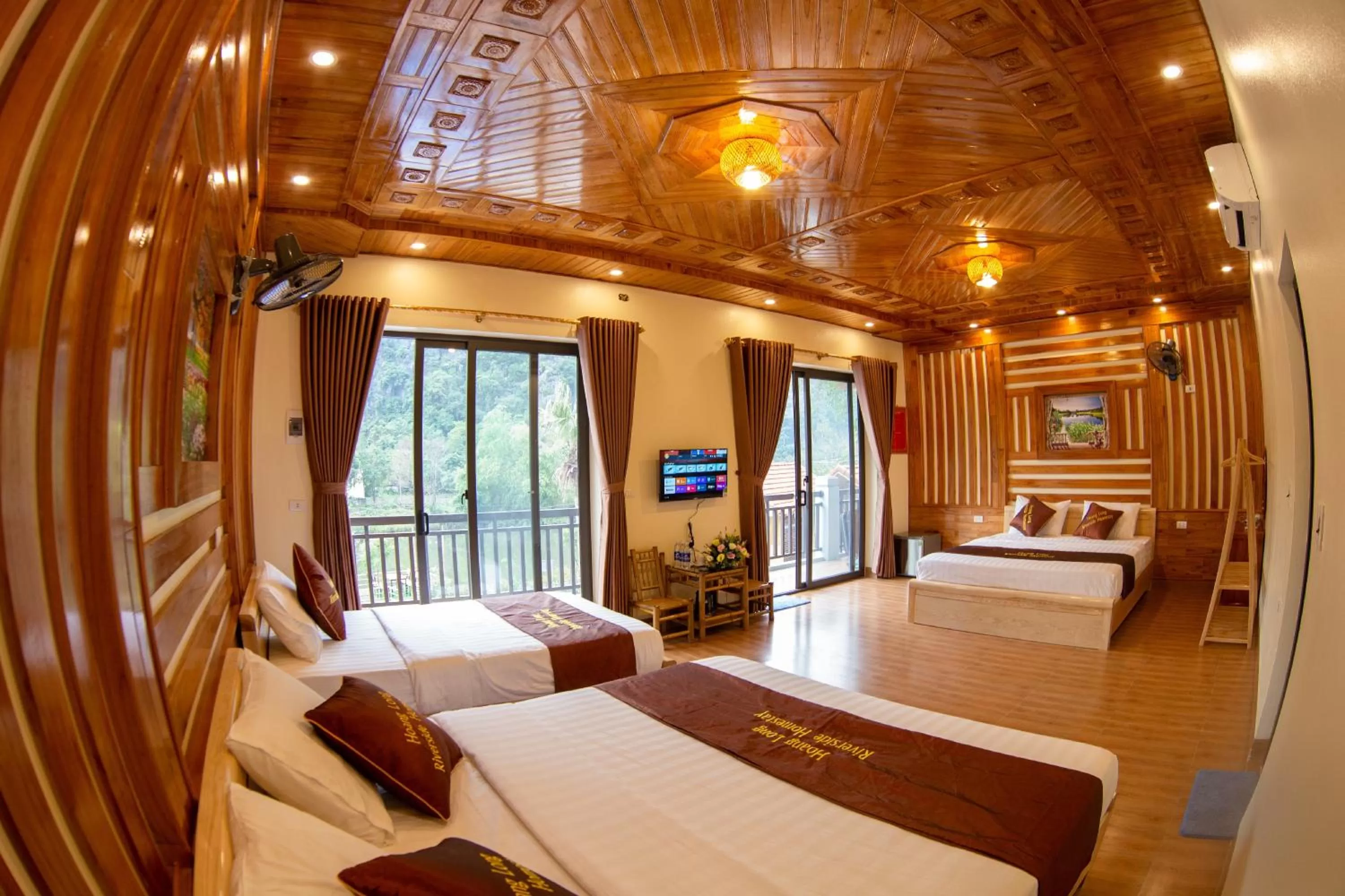 HoangLong Riverside Homestay