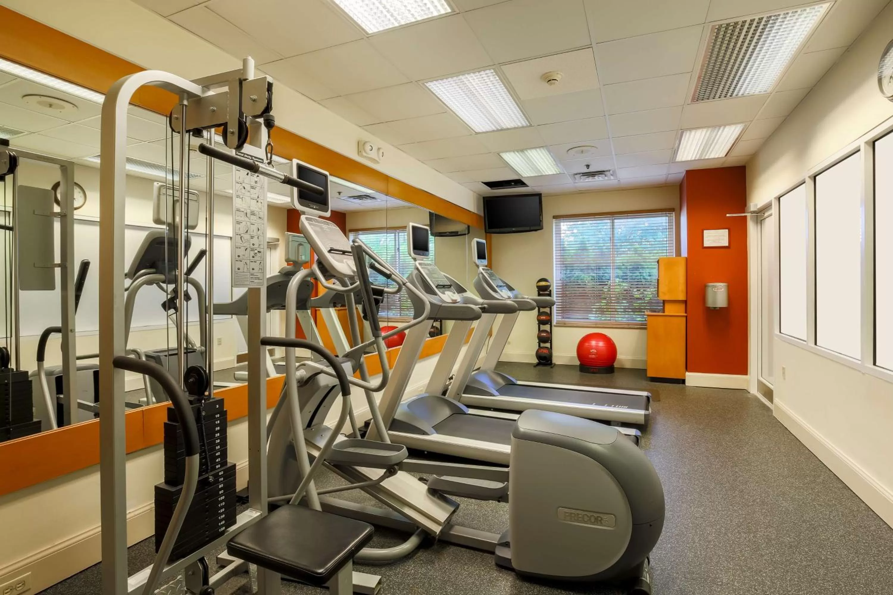 Fitness centre/facilities in Hilton Garden Inn Nanuet