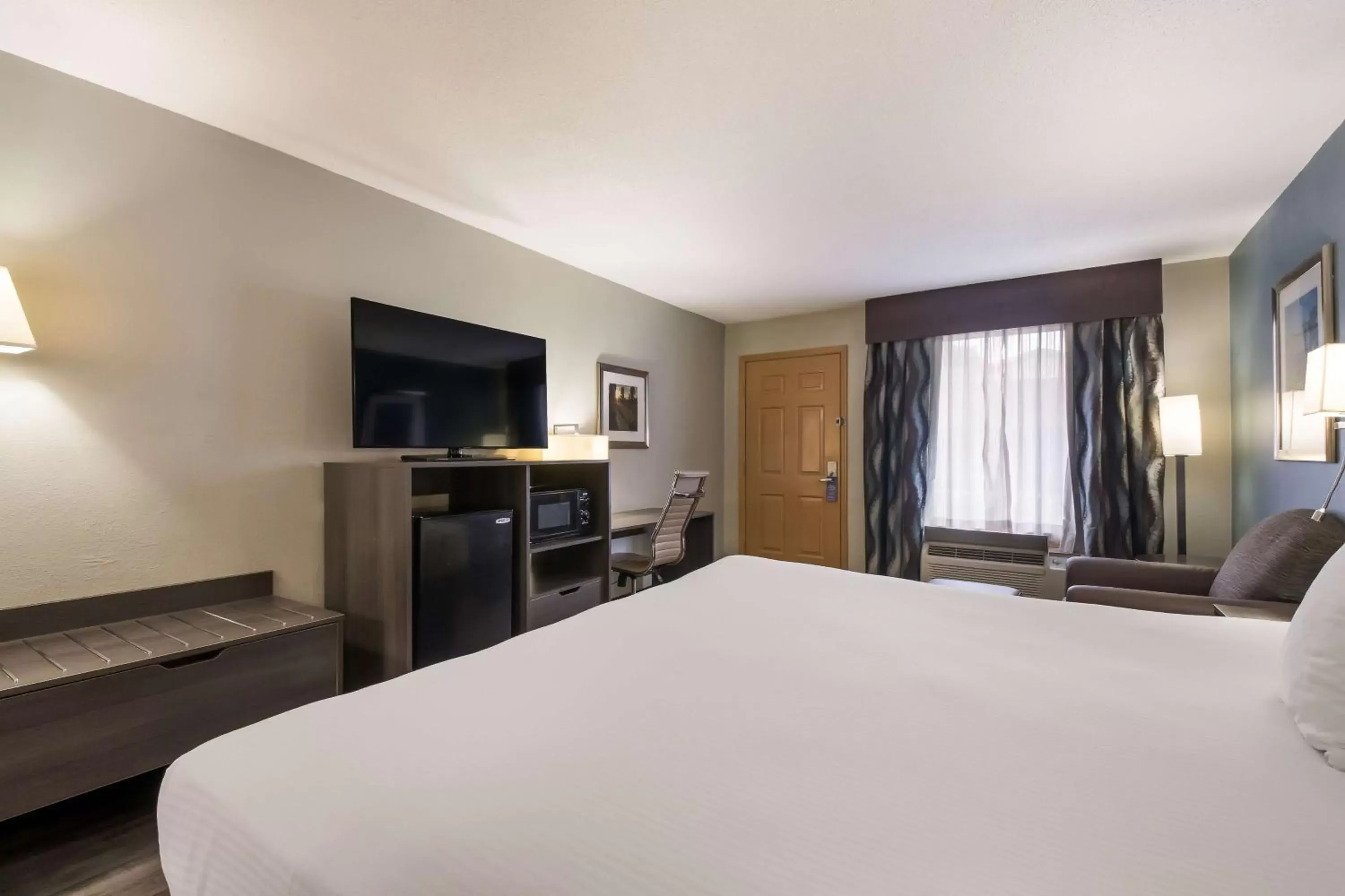 King Room with Sofa Bed in Best Western Inn Winchester King Room with Sofa Bed in Best Western Inn Winchester