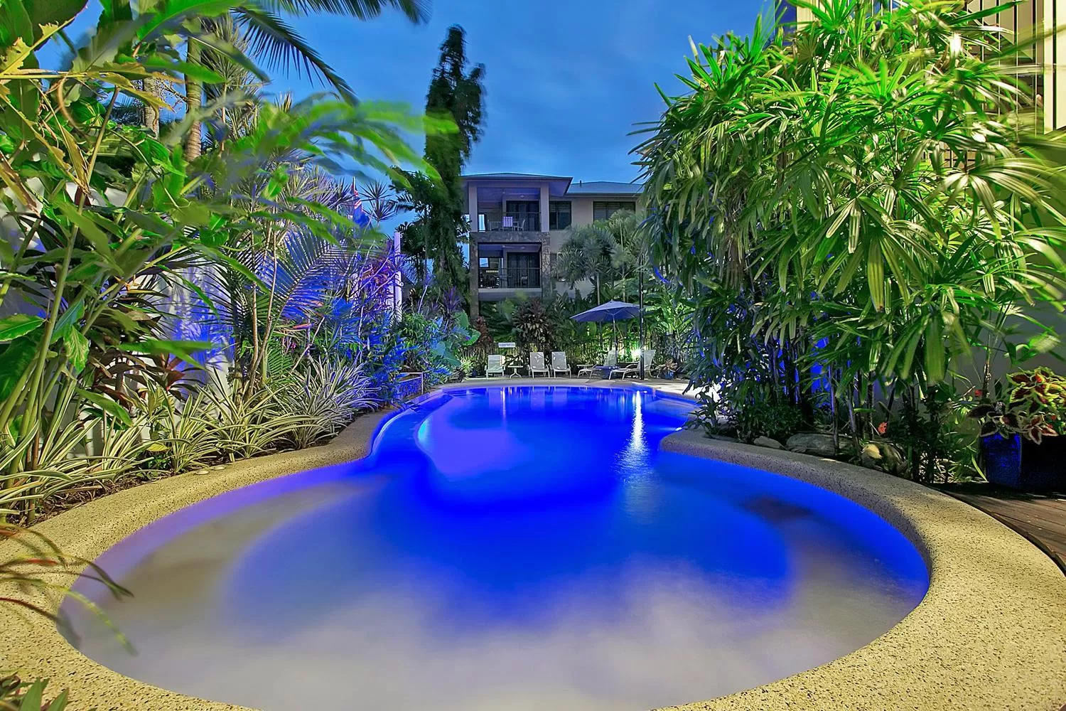 Night in Sea Point on Trinity Beach