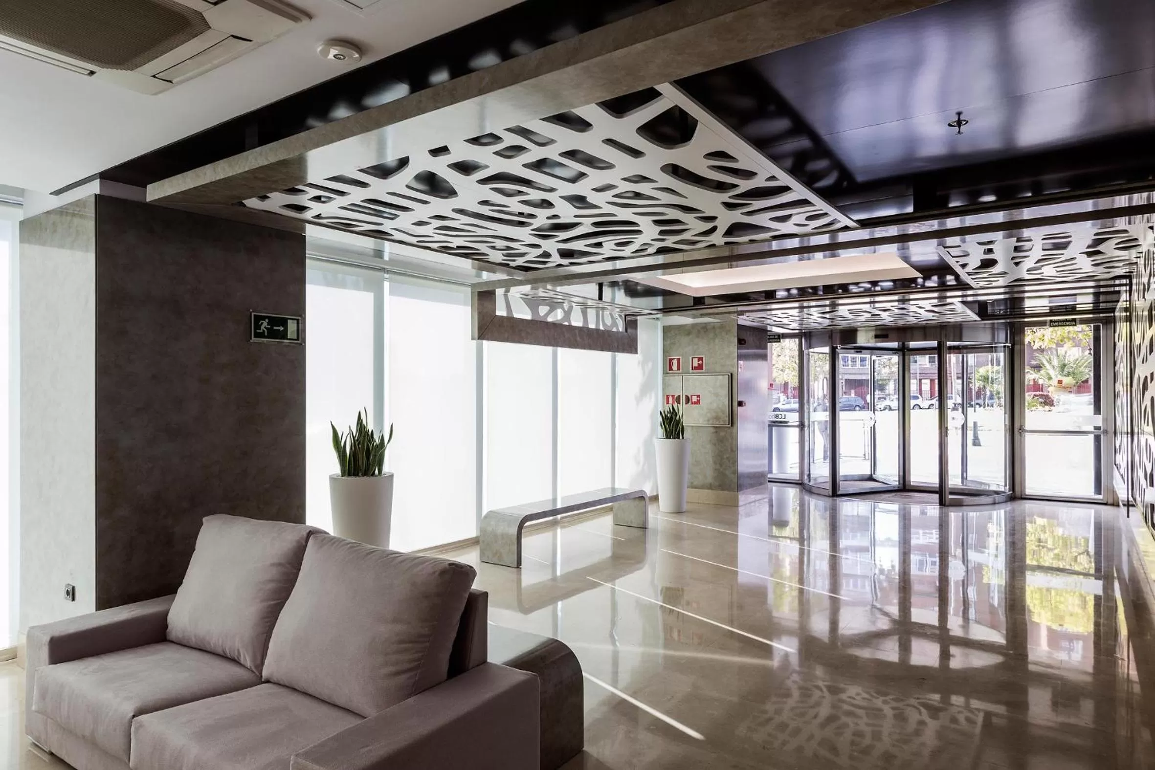 Lobby or reception in LCB Hotel Fuenlabrada