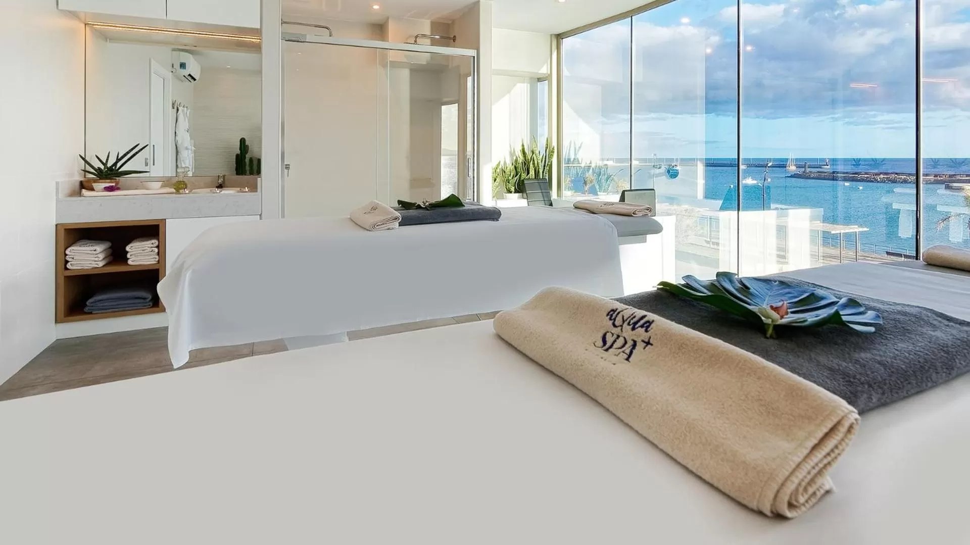 Spa and wellness centre/facilities, Bed in Arrecife Gran Hotel & Spa