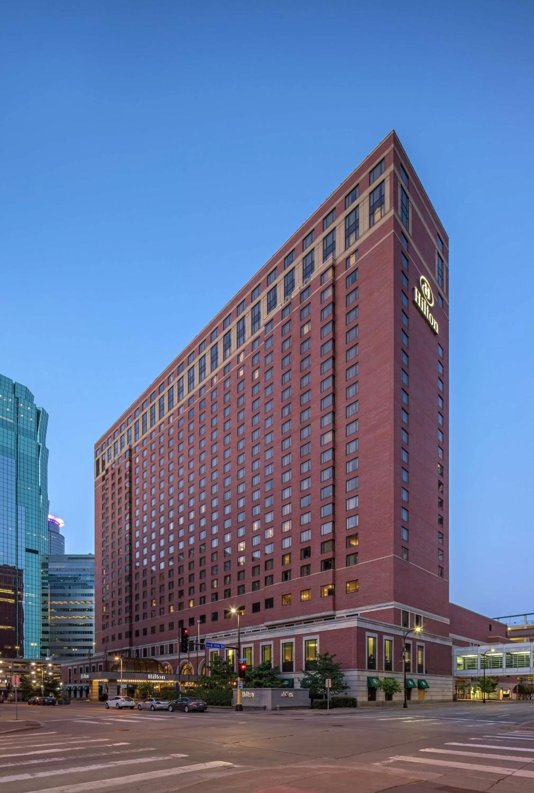 Property building in Hilton Minneapolis