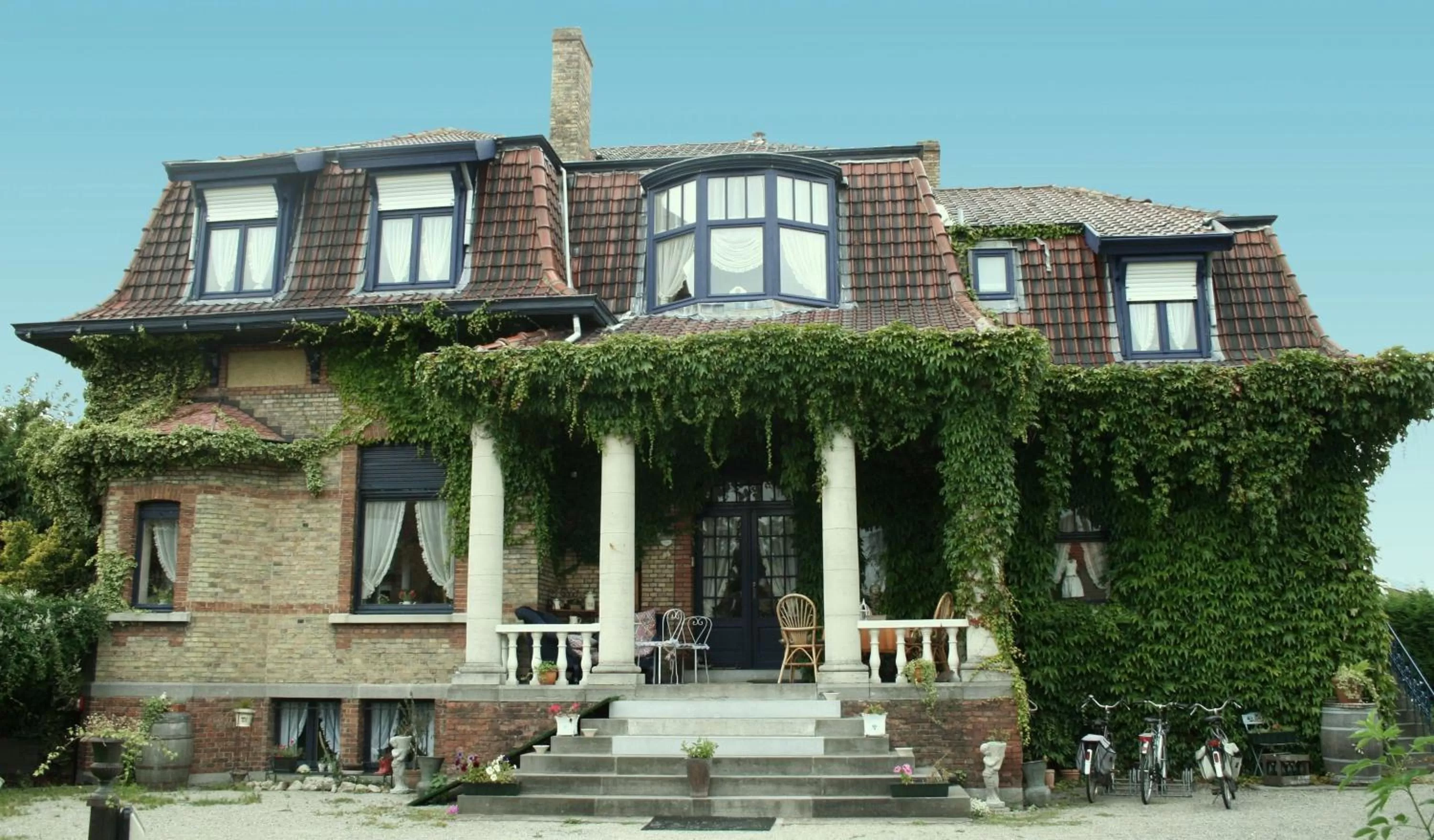 Property Building in B&B De Vijf Zuilen