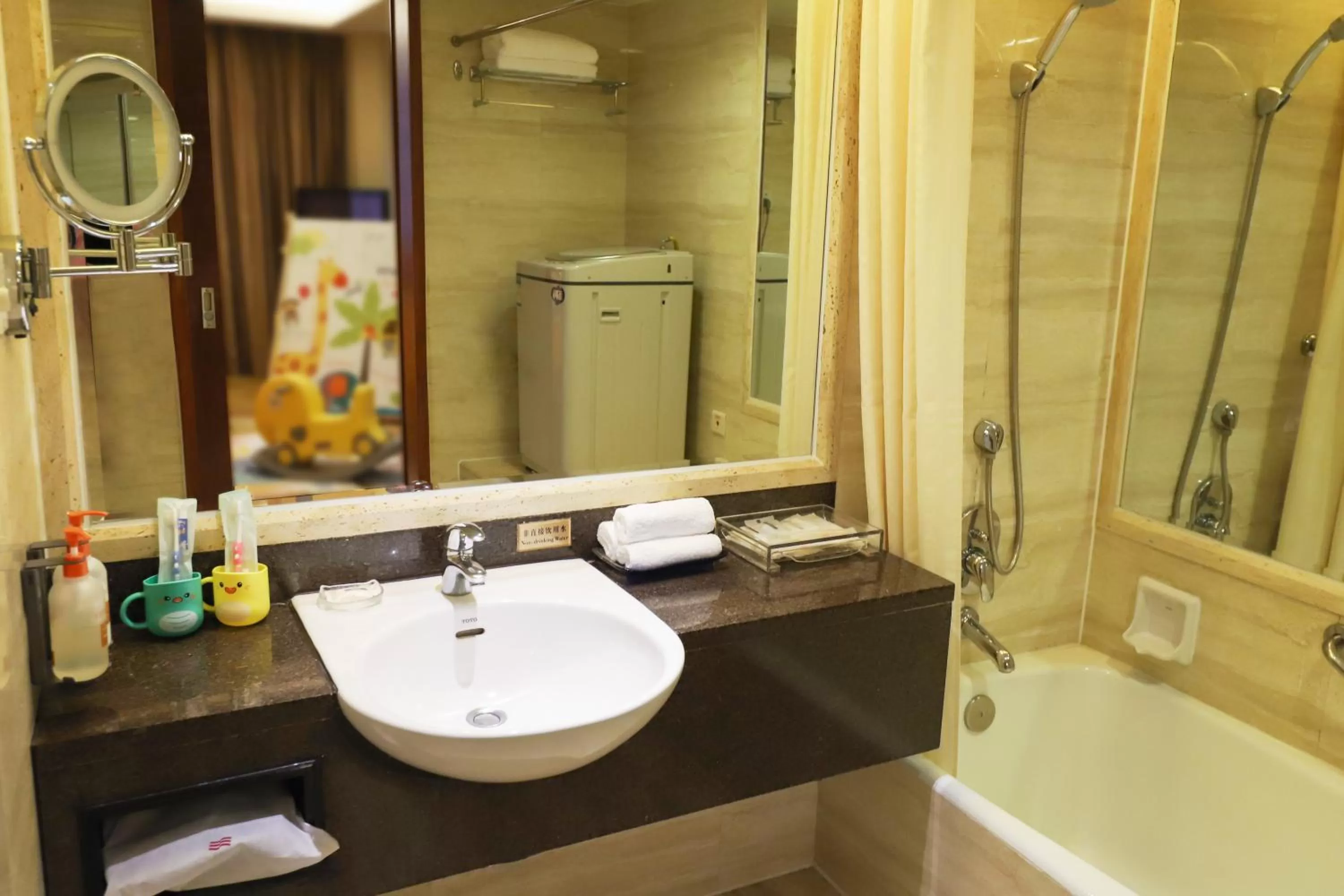 Bathroom in Crowne Plaza Foshan by IHG