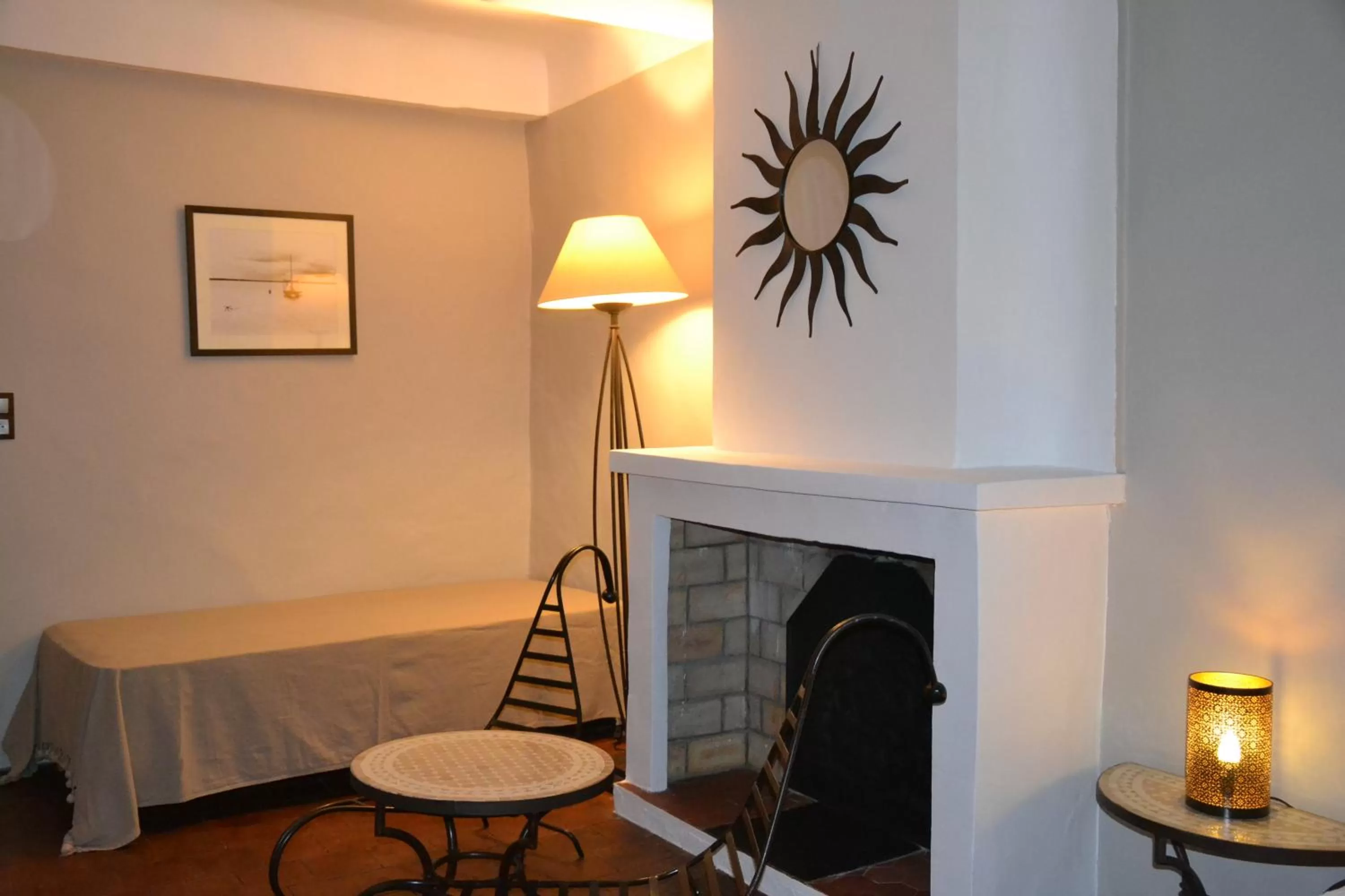 Photo of the whole room in Maison Saint Louis avec Jacuzzi