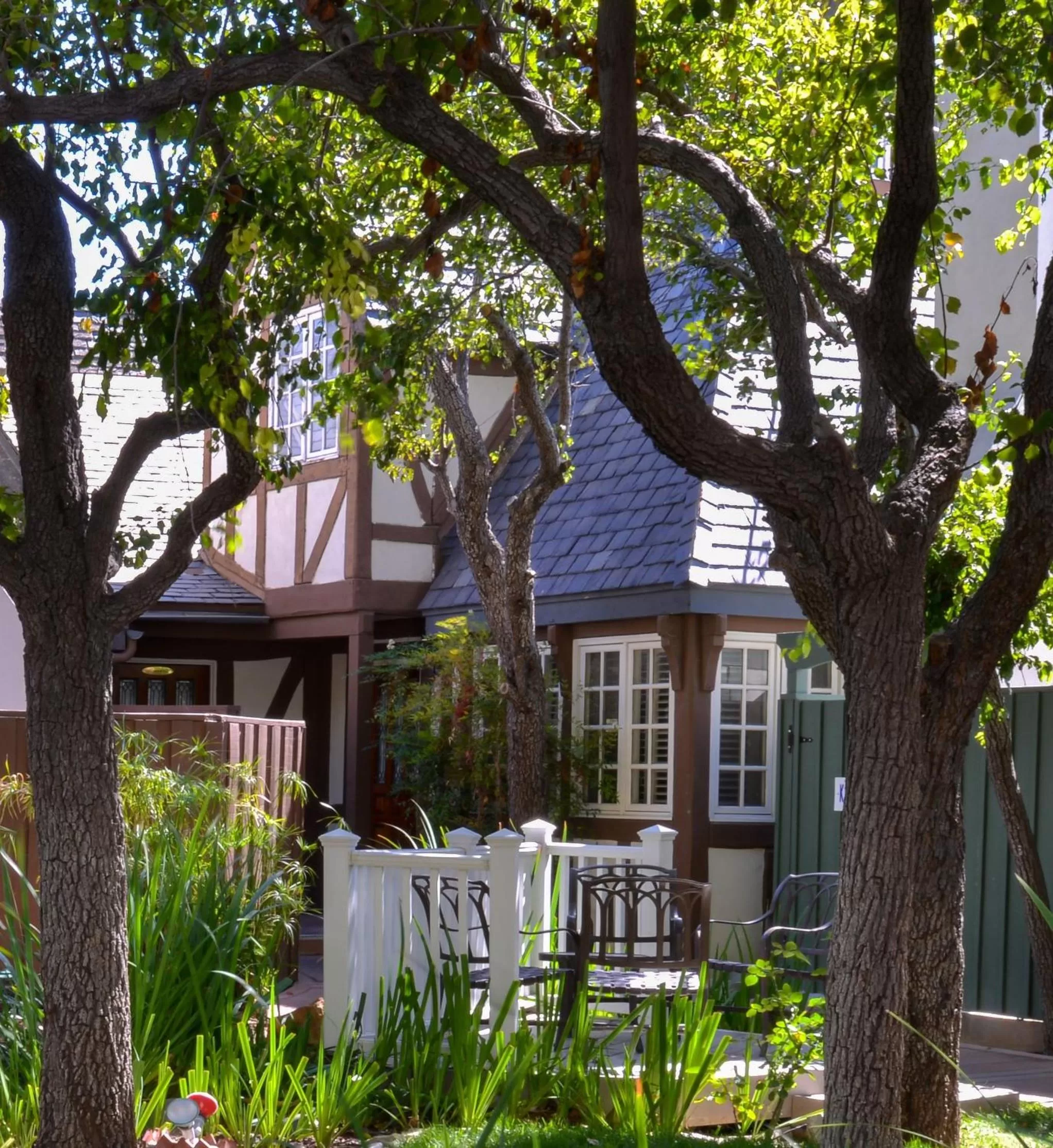 Property building in Wine Valley Inn