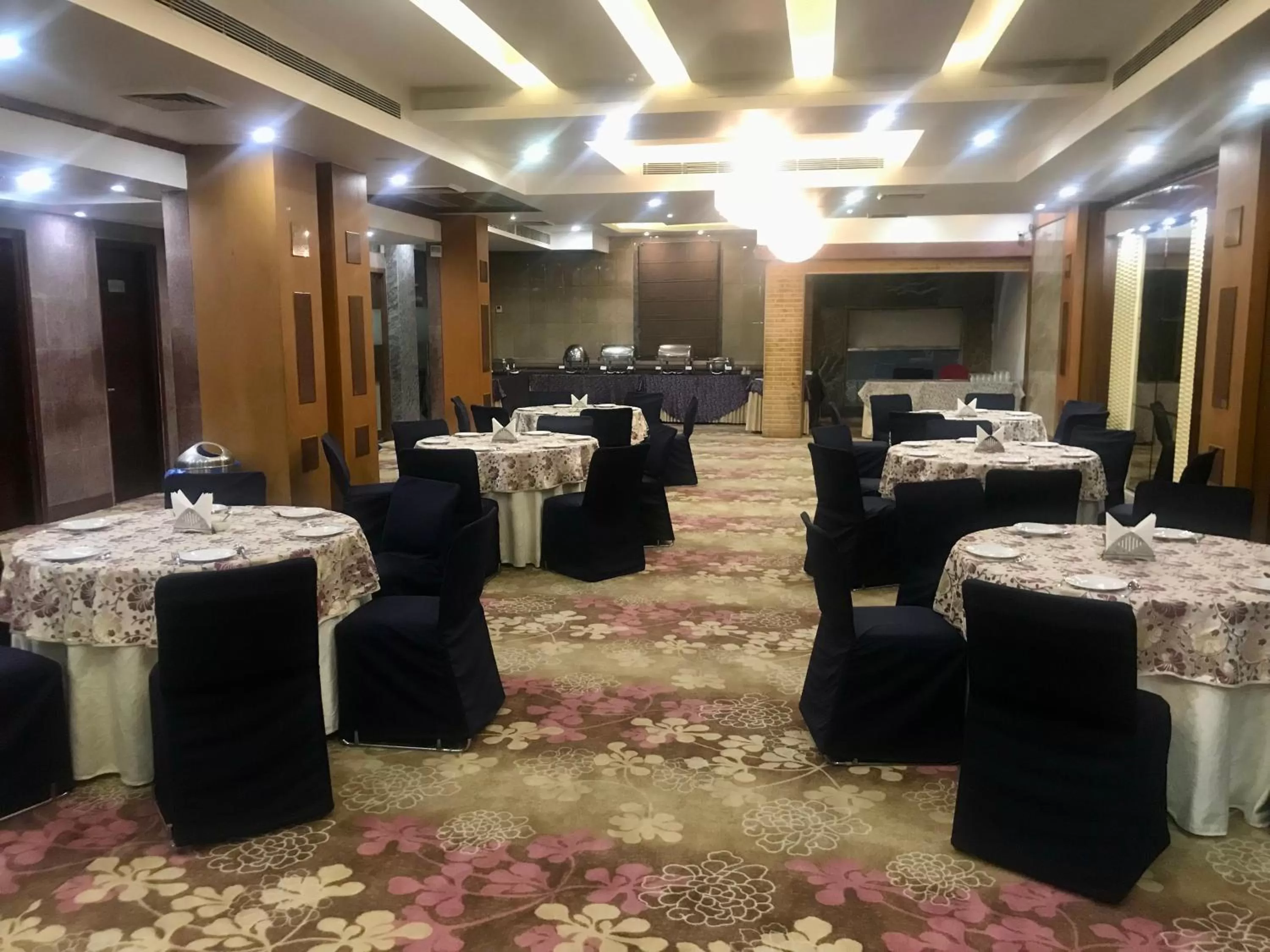 Breakfast in Hotel Leela Grande