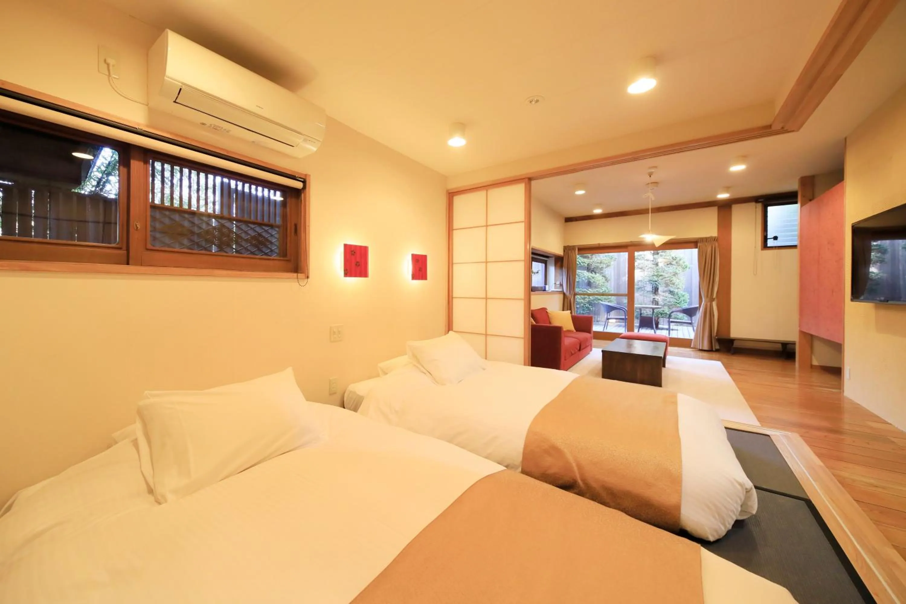 Bed in Fuji Onsenji Yumedono