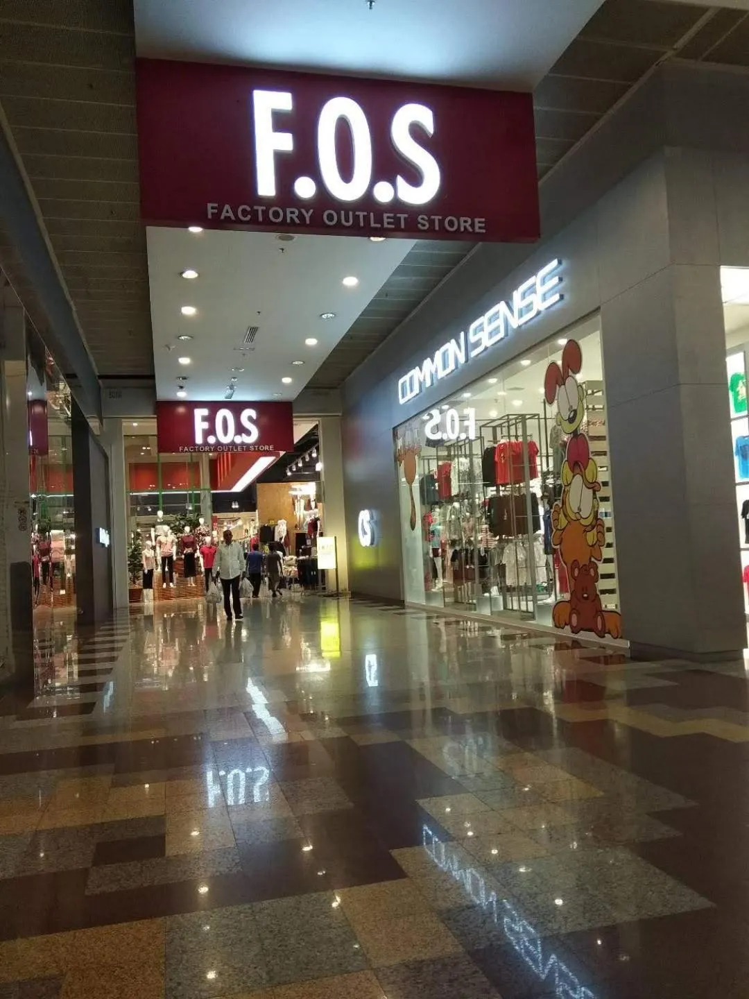 Shopping Area in Times Square Private Service Suite At KL