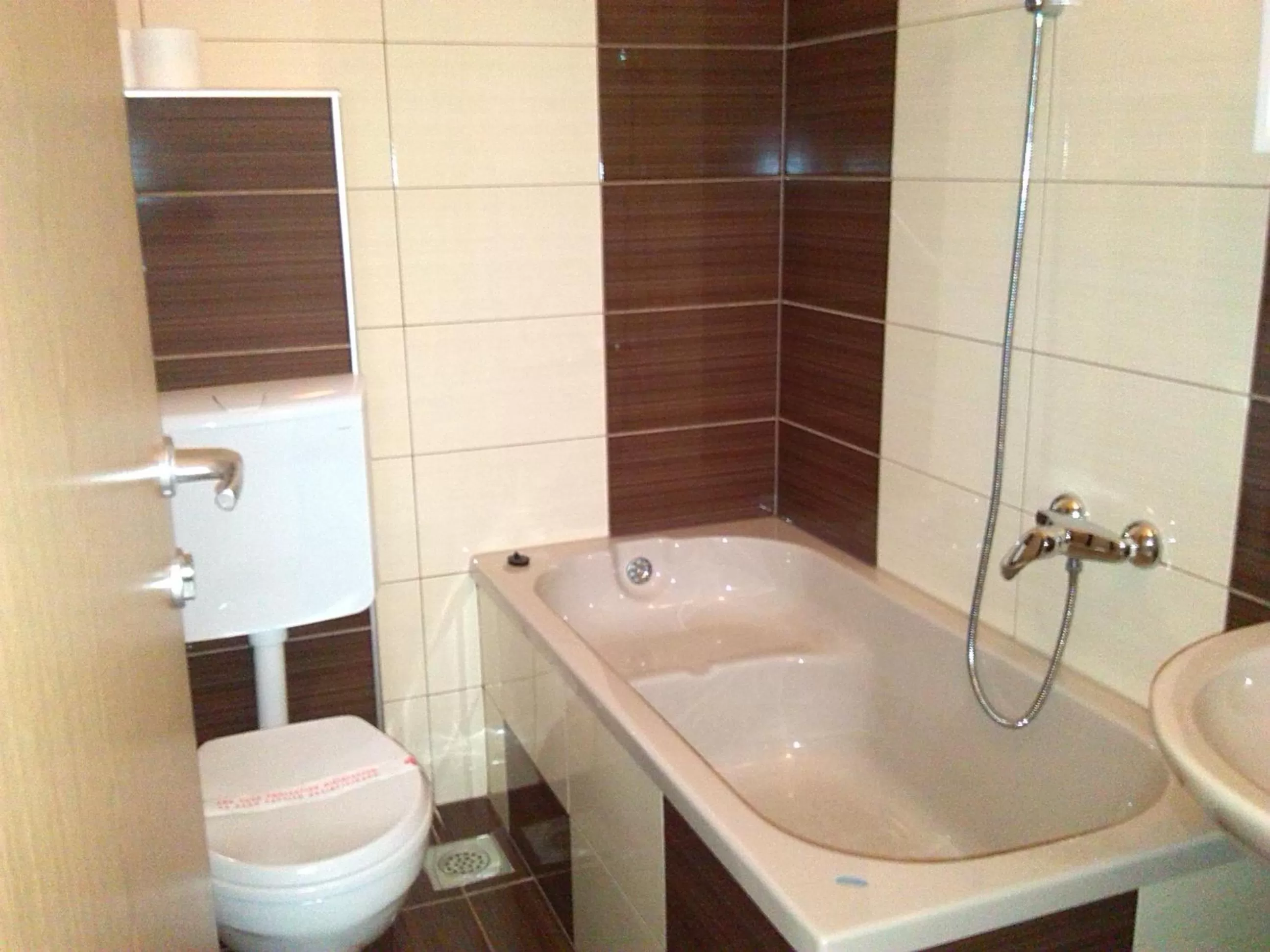 Bathroom in Motel Maks