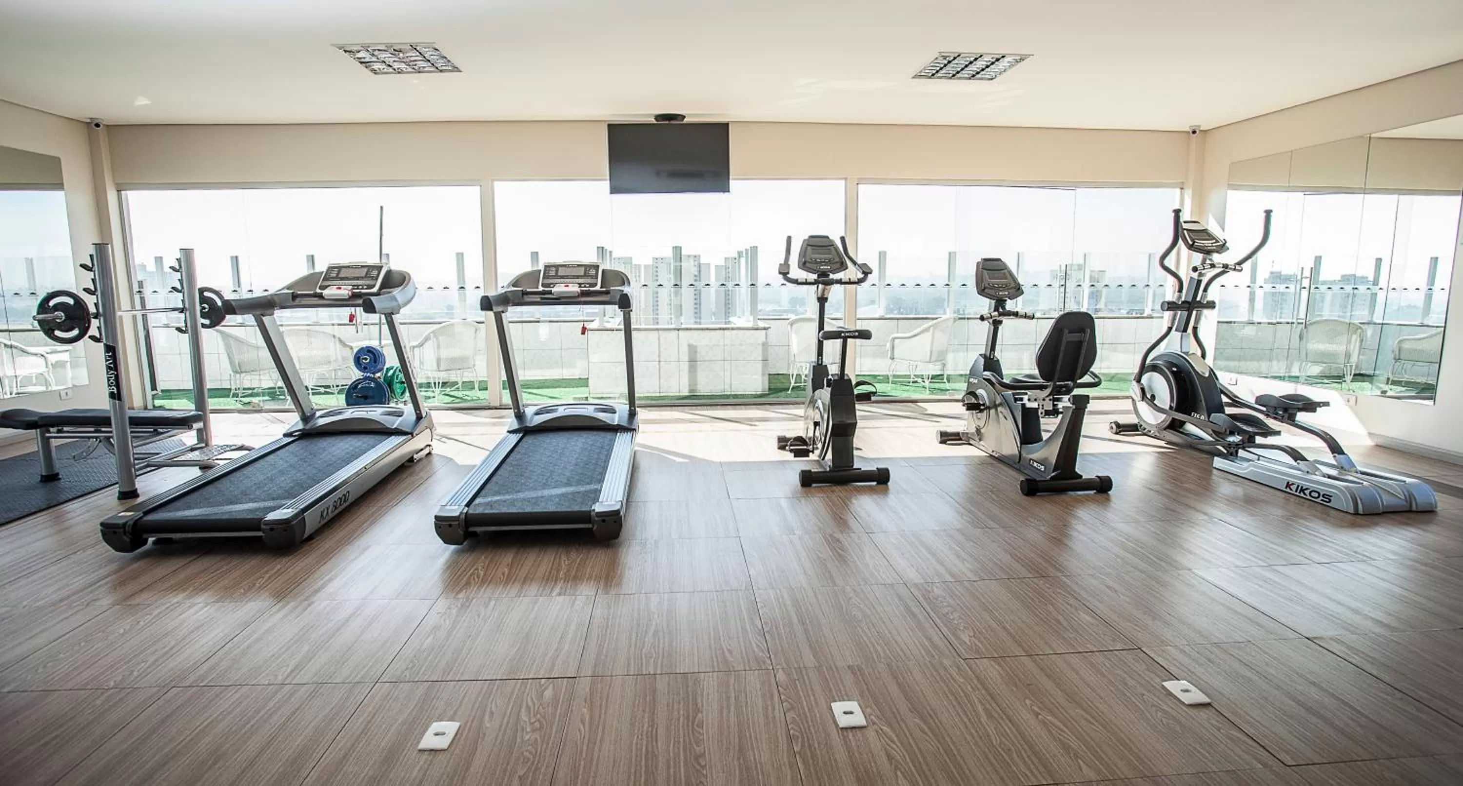 Fitness centre/facilities in Summit Hotel Monaco