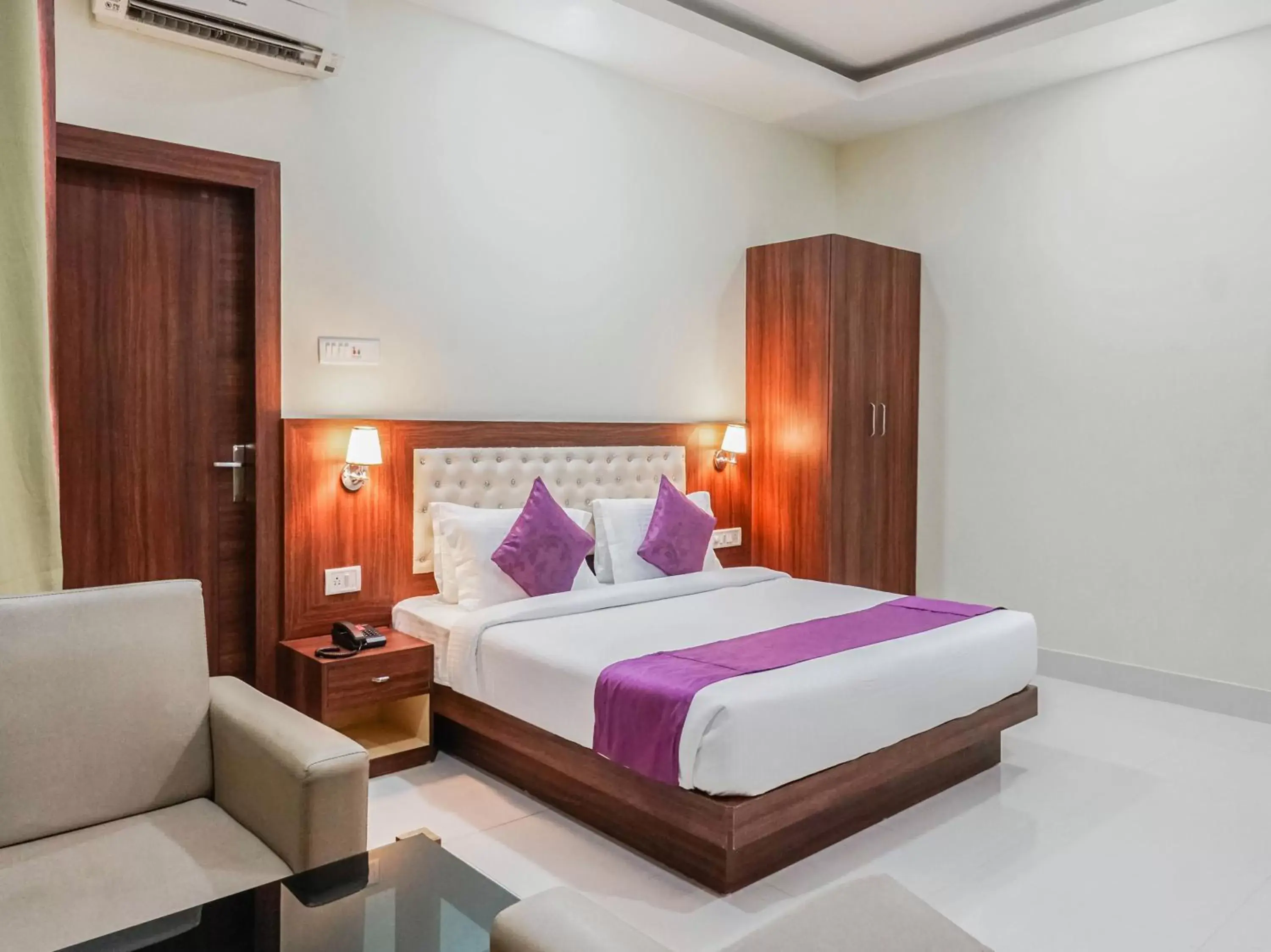 King Room - single occupancy in Pemaling Lords Eco Inn Guwahati King Room - single occupancy in Pemaling Lords Eco Inn Guwahati