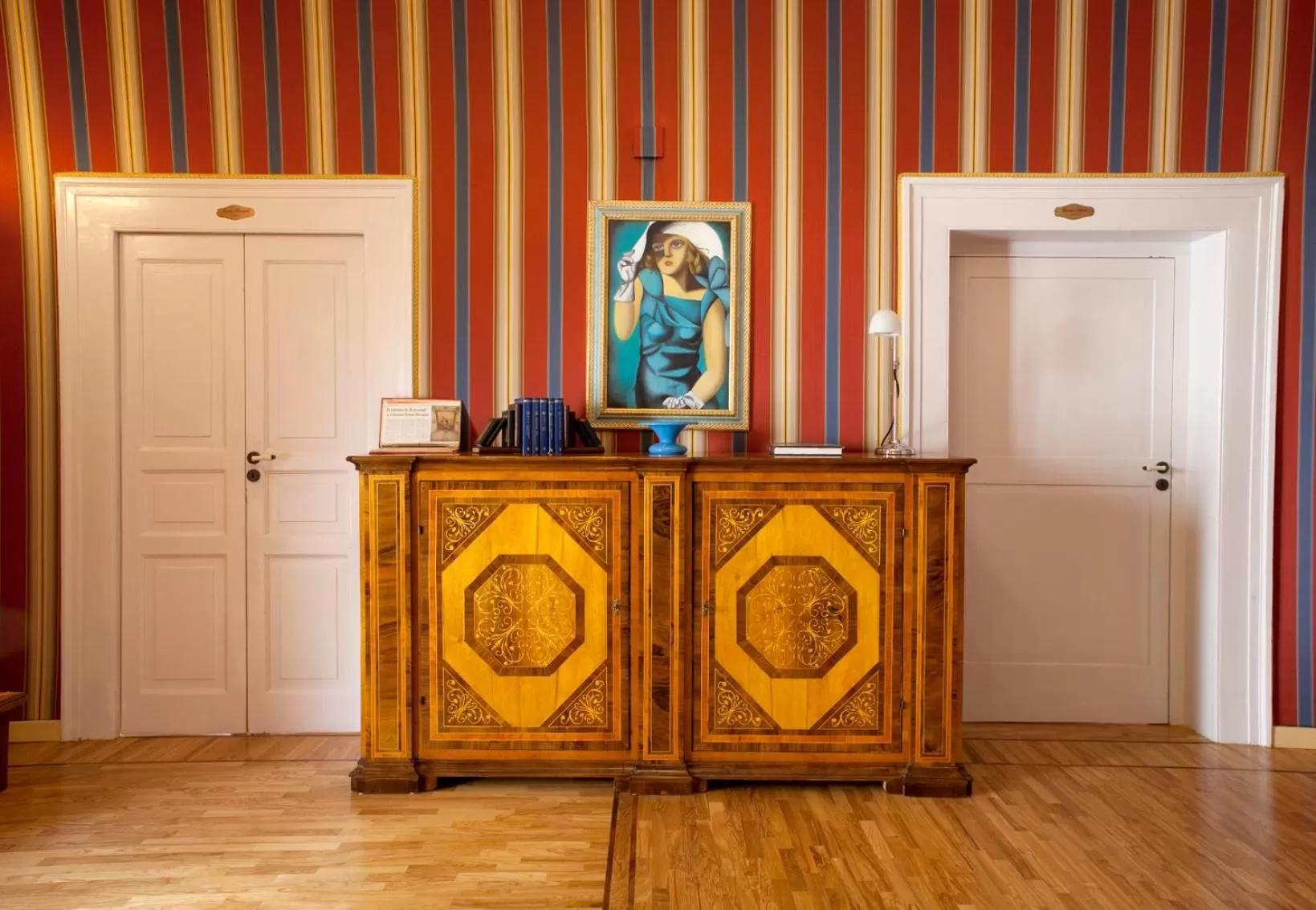 Communal lounge/ TV room, Lobby/Reception in Palazzo Antica Via Appia