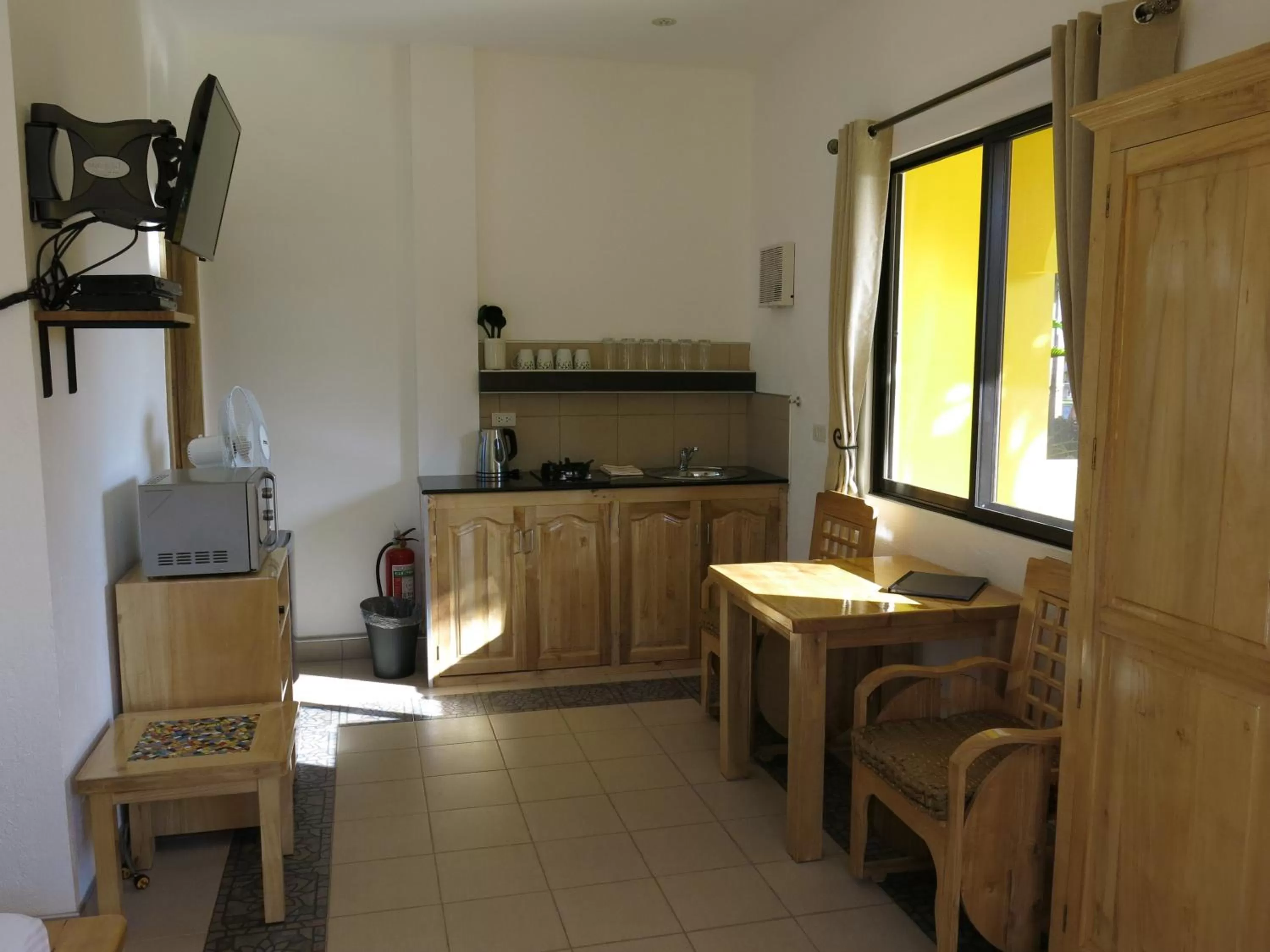 Dining area, Kitchen/Kitchenette in Alona's Coral Garden Resort (Adult-Only)