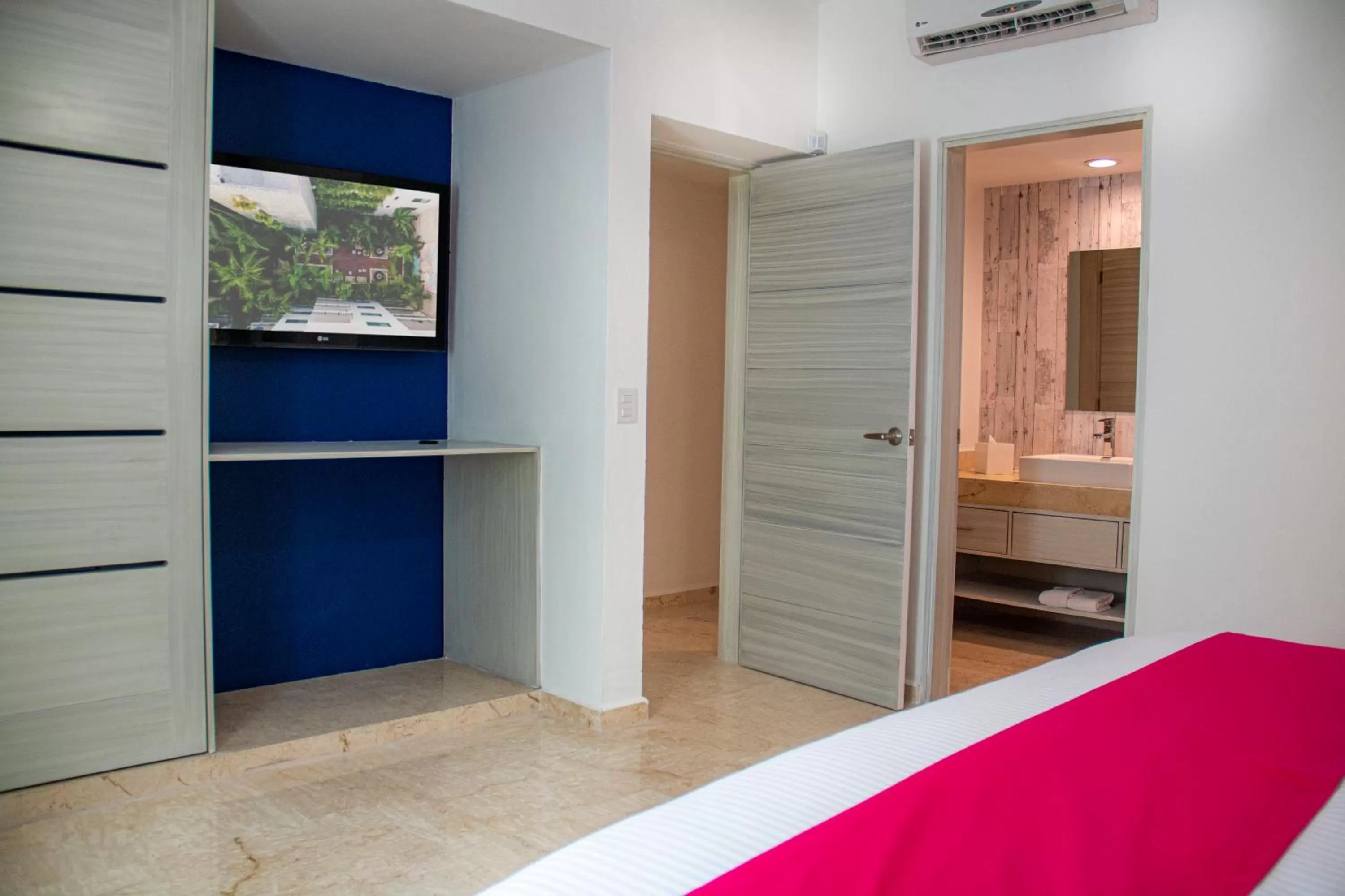 Other, Bed in Hotel The Palm