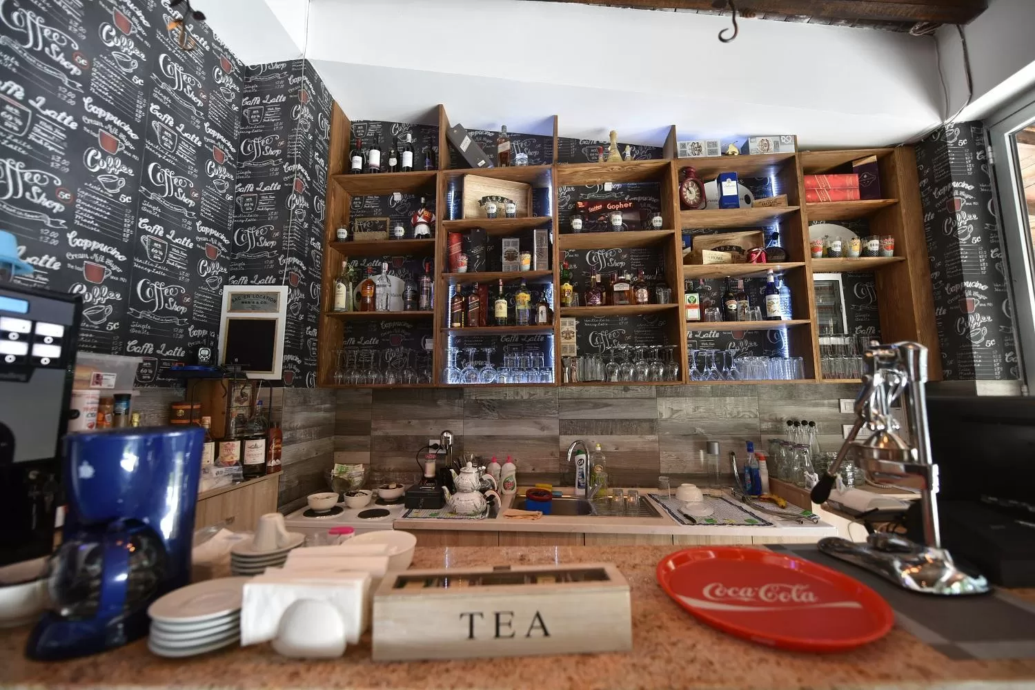 Villa Nina Hotel & Lounge bar