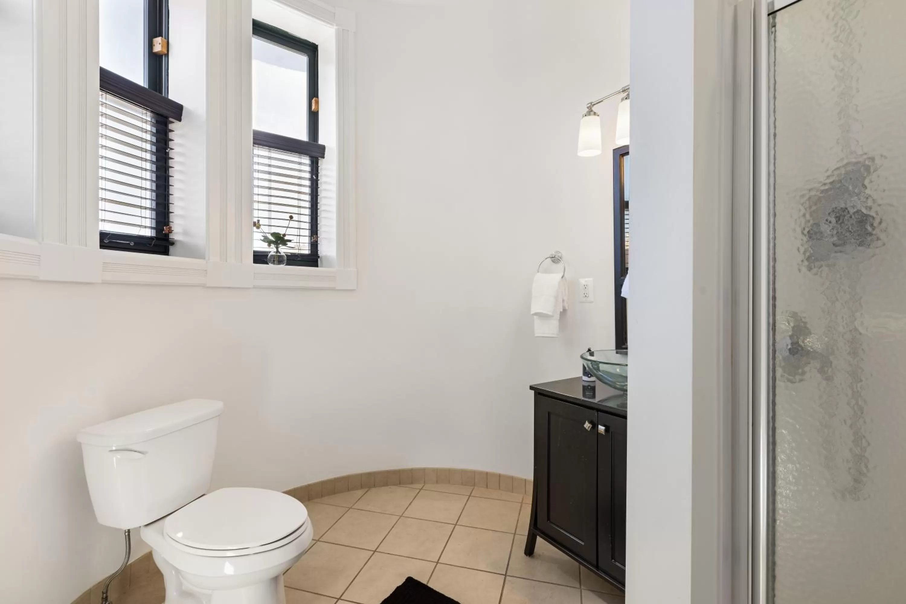 Shower, Bathroom in Brexton Hotel