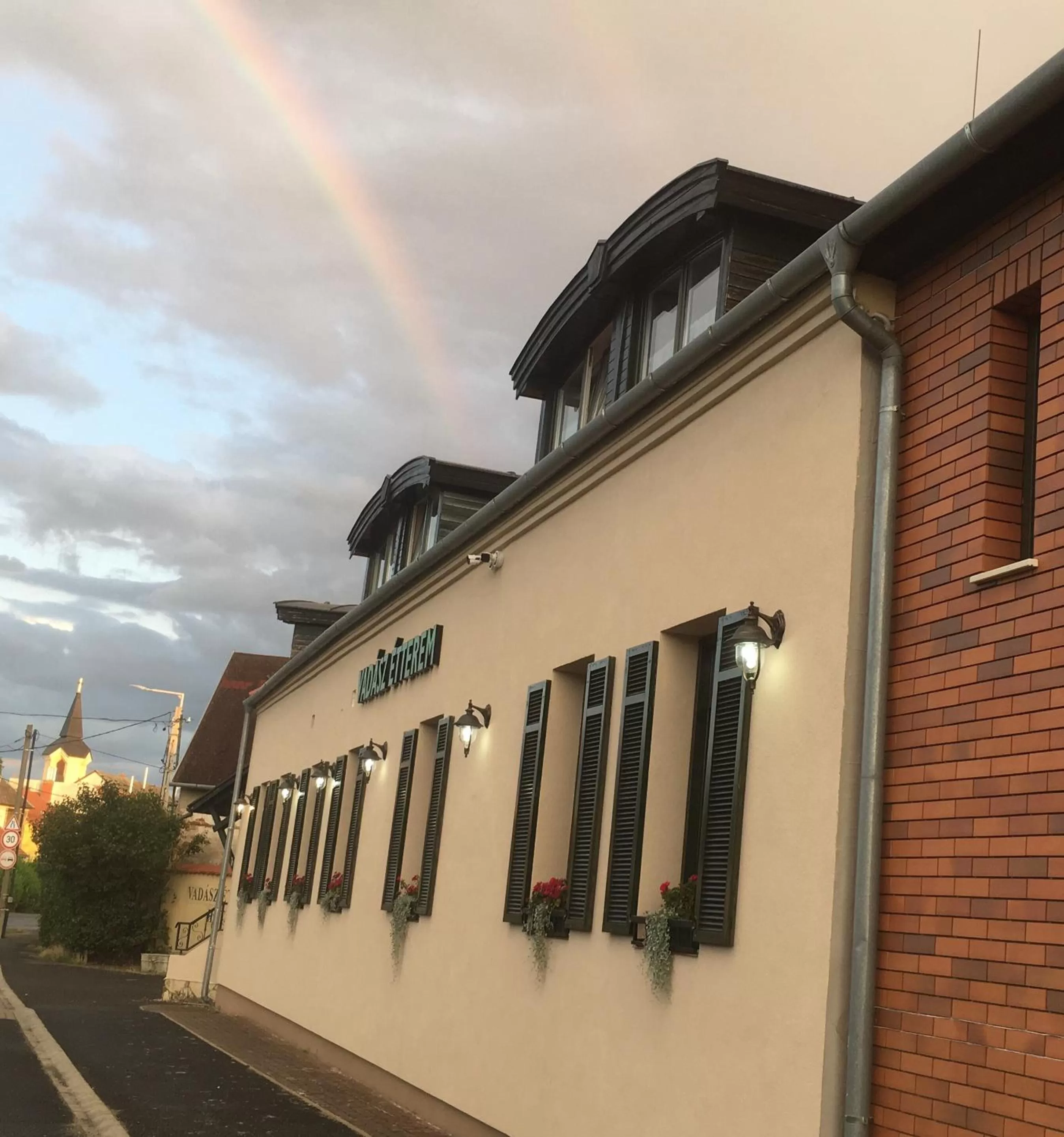 Property Building in Vadász Panzió és Étterem
