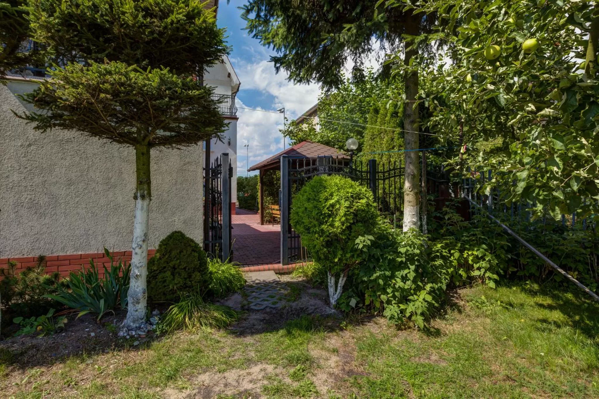 Facade/entrance in Willa Sarenka