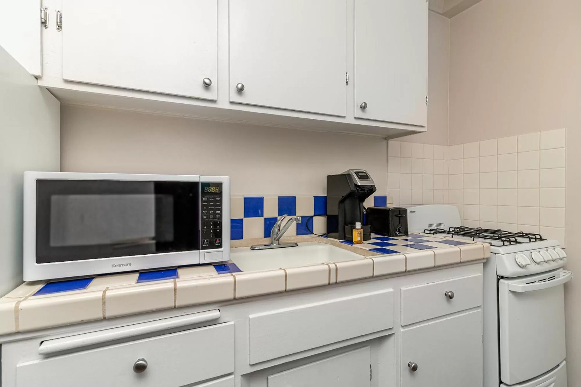 Kitchen or kitchenette, Kitchen/Kitchenette in 2021 Olive