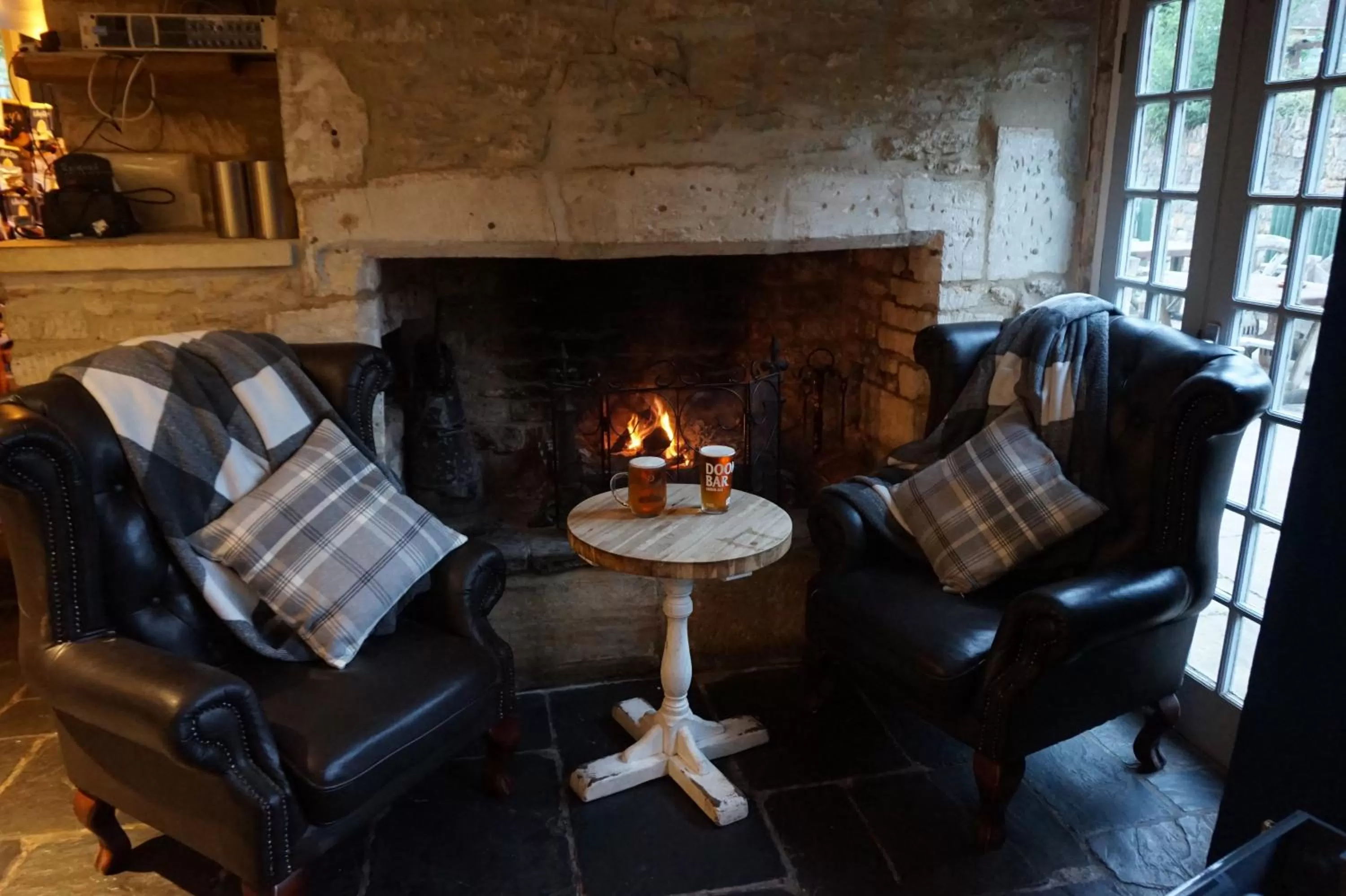 Restaurant/places to eat in The Barge Inn