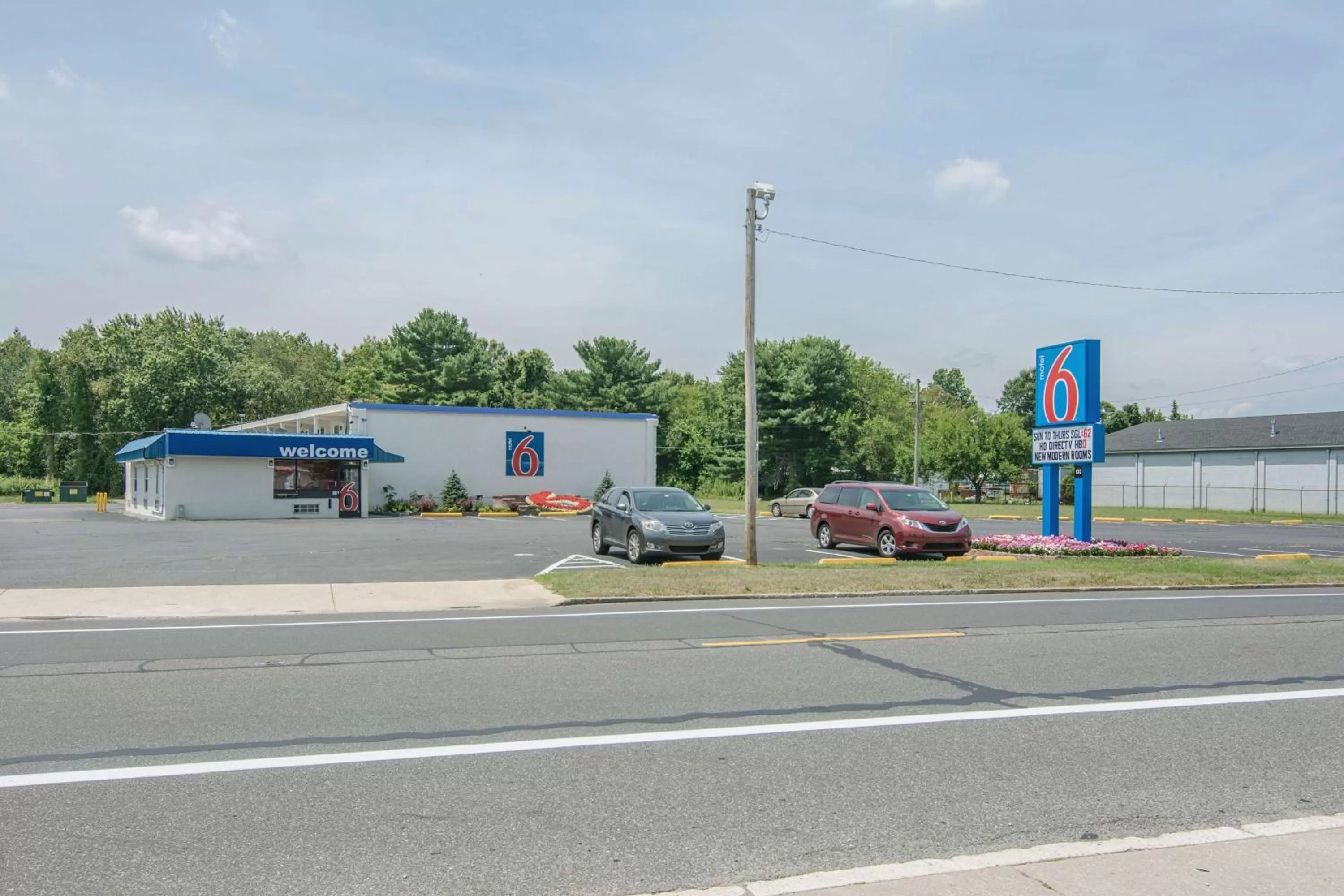 Property building in Motel 6-Glassboro, NJ - Rowan University