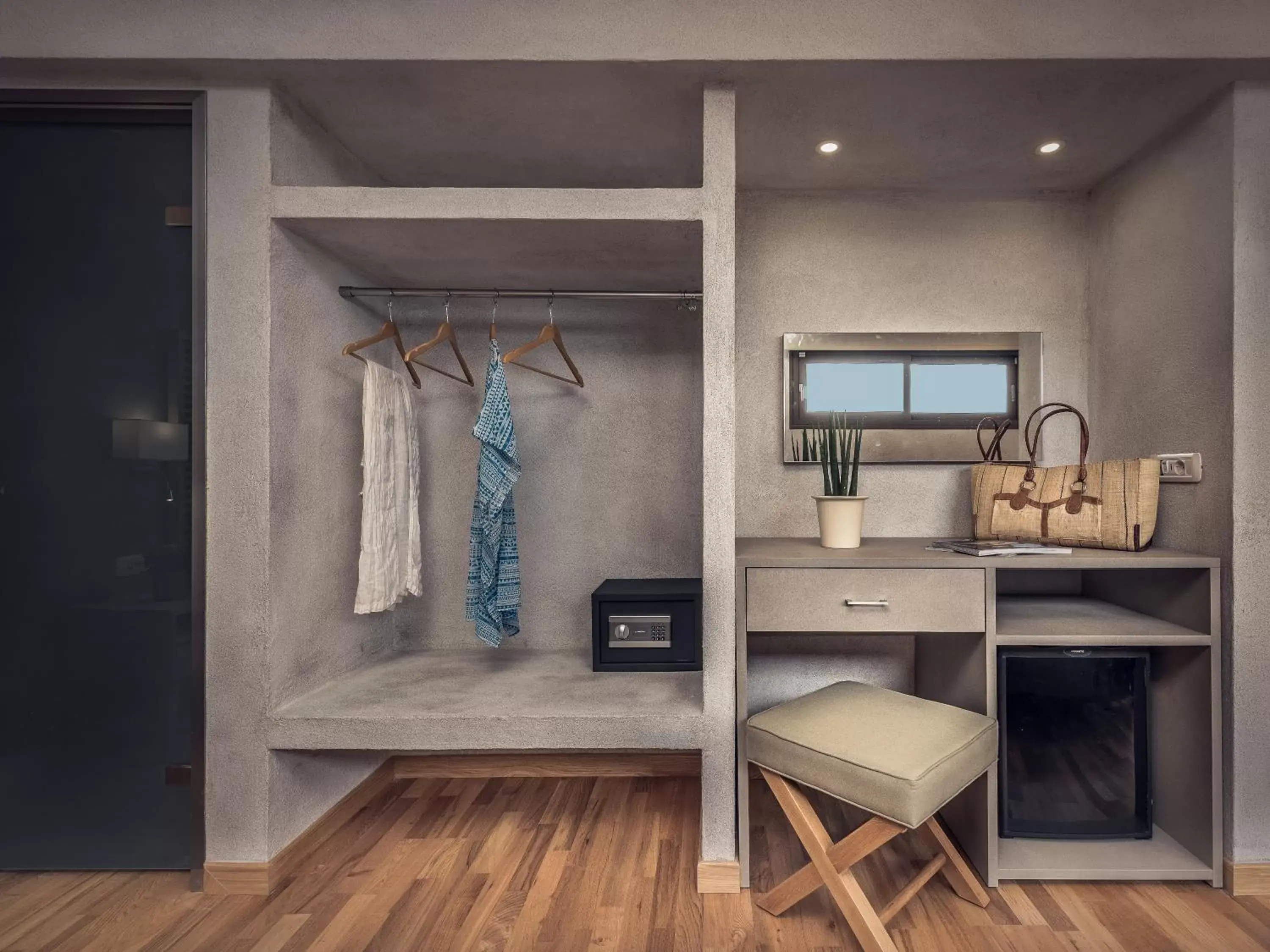 Superior Queen Room in Phoenix Hotel Superior Queen Room in Phoenix Hotel