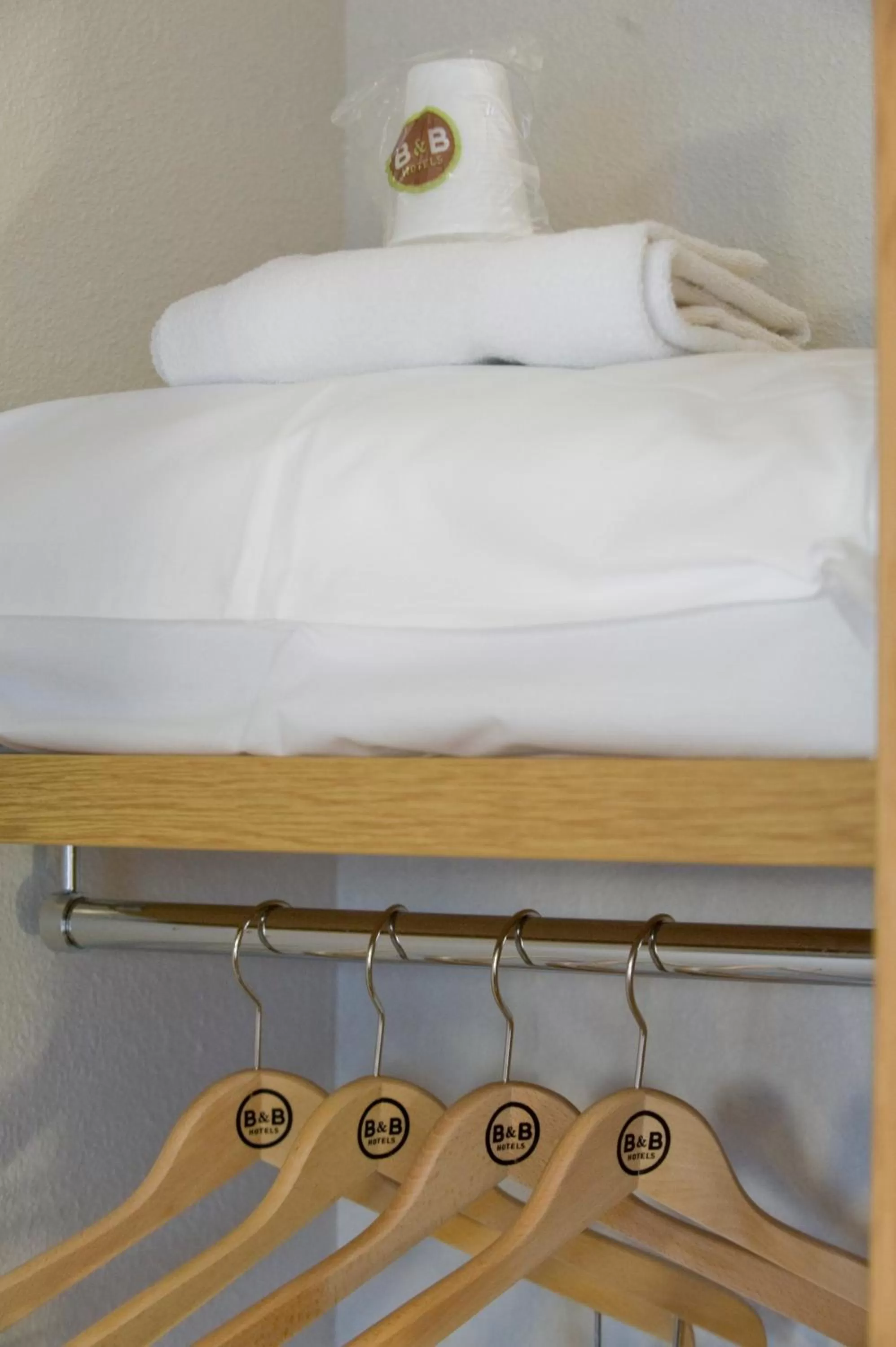 Bedroom, Bed in B&B HOTEL Morlaix