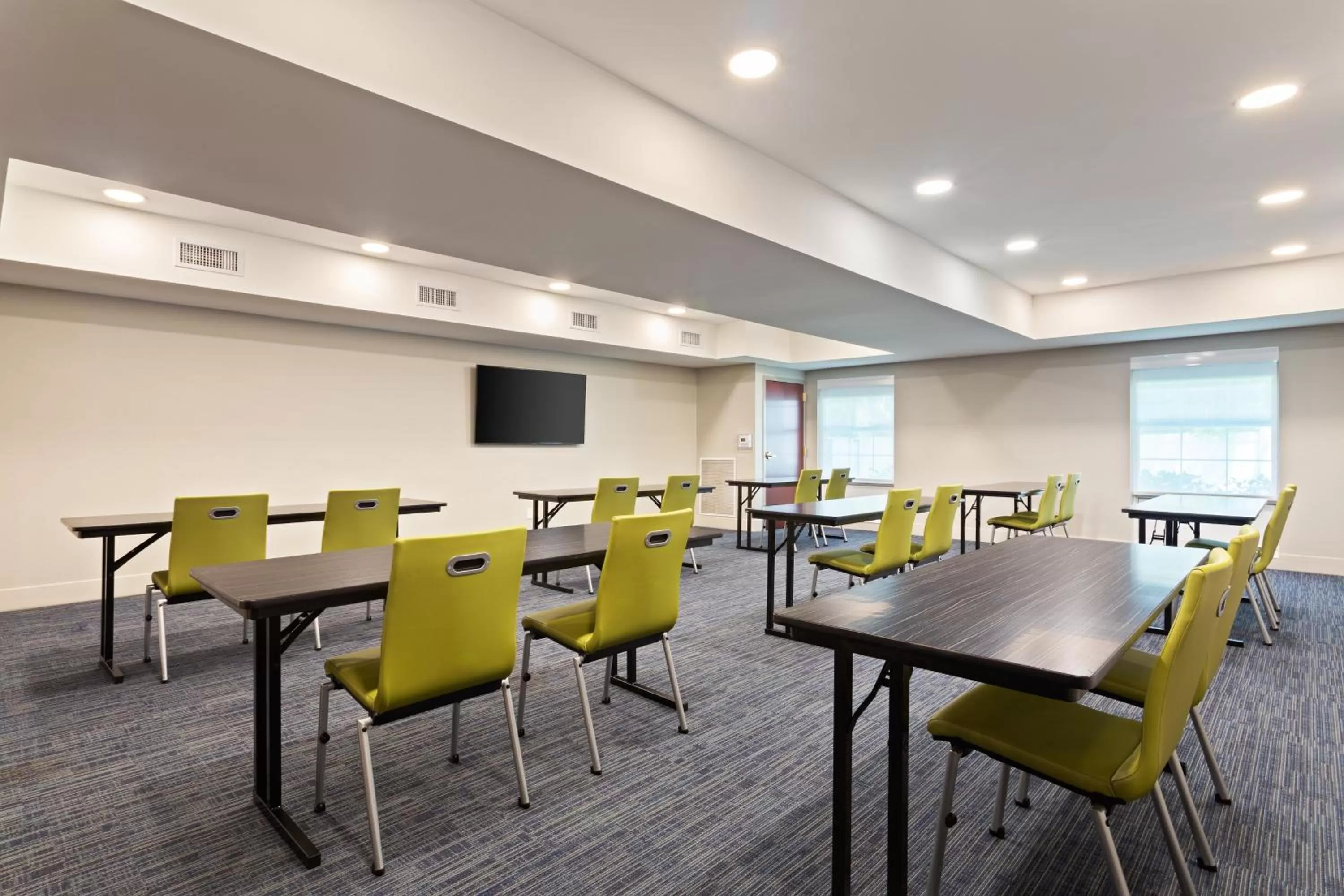Meeting/conference room in Holiday Inn Express Jacksonville East by IHG