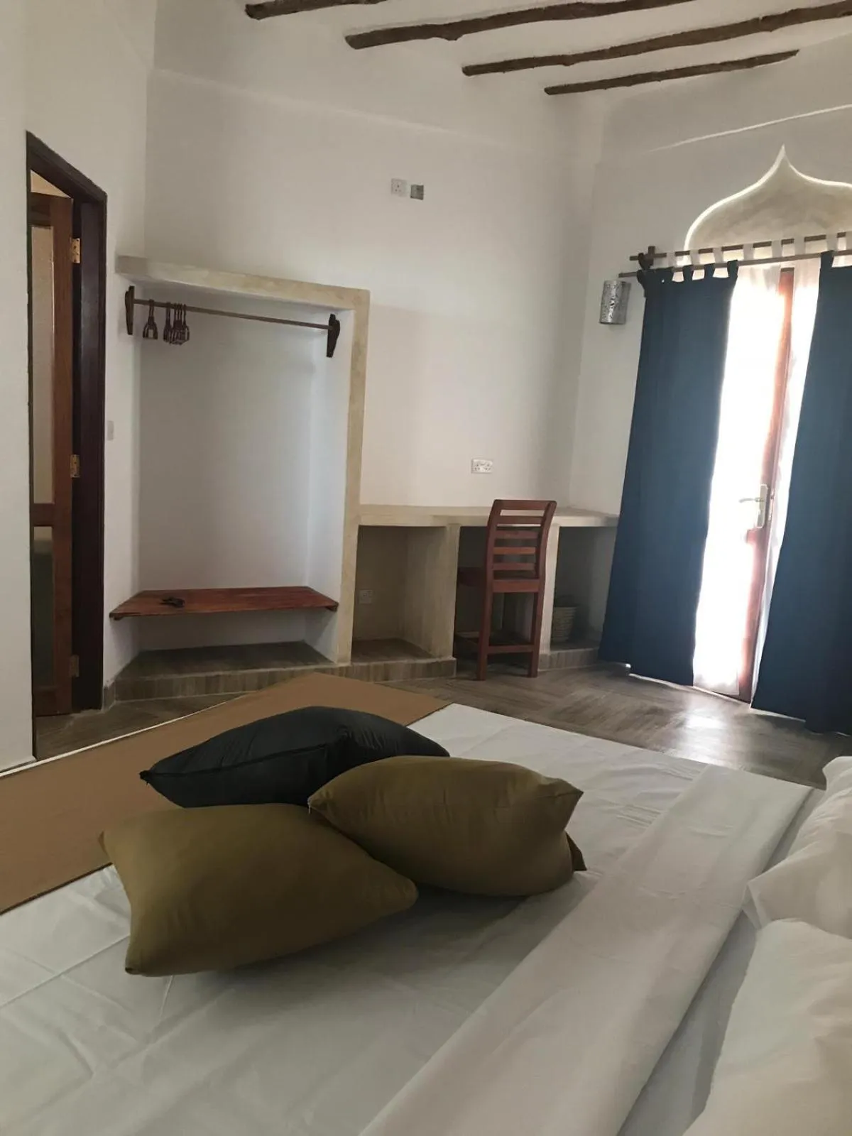 Photo of the whole room, Bed in Sea View Lodge Boutique Hotel