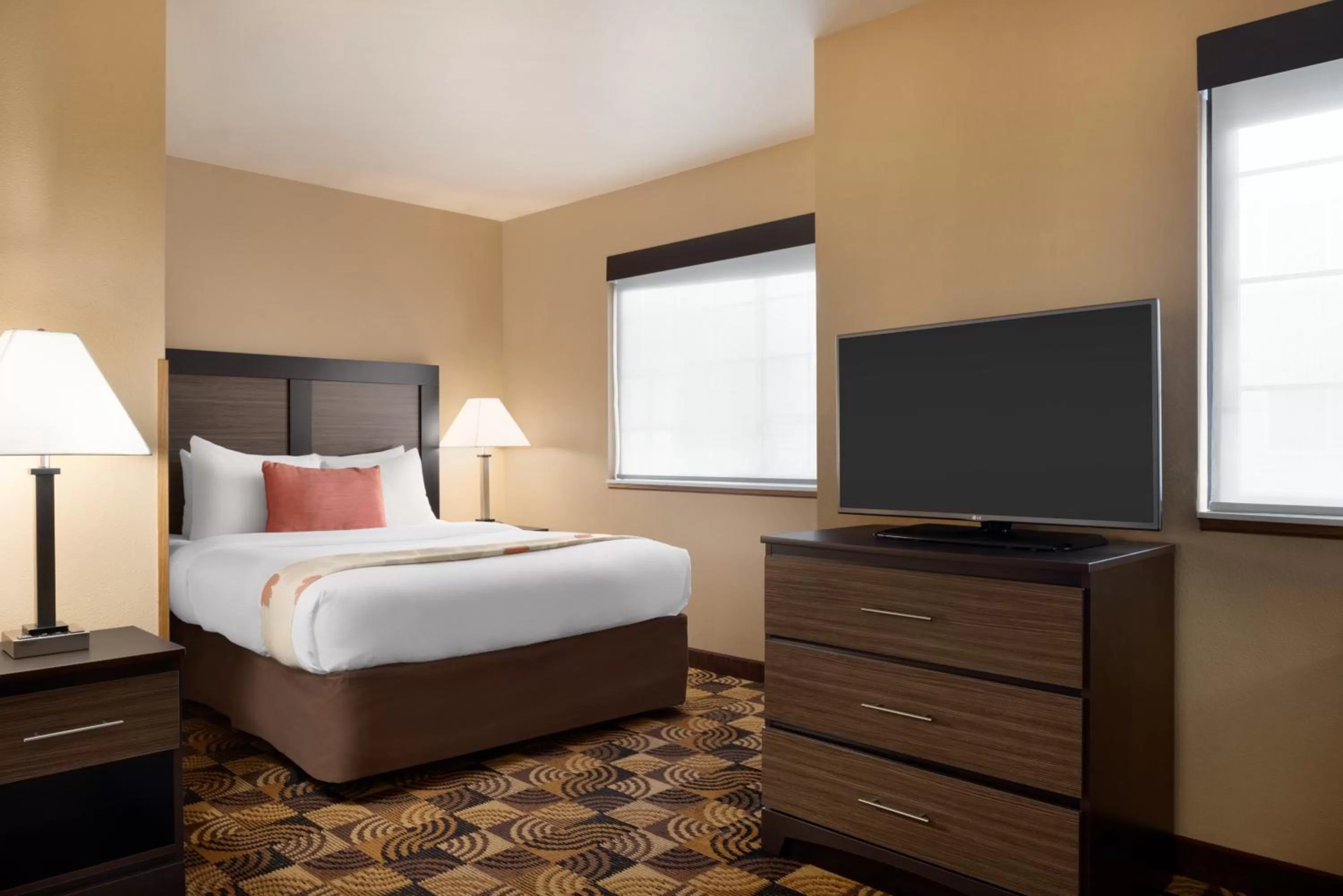 Bed in Hawthorn Extended Stay by Wyndham Milwaukee Airport