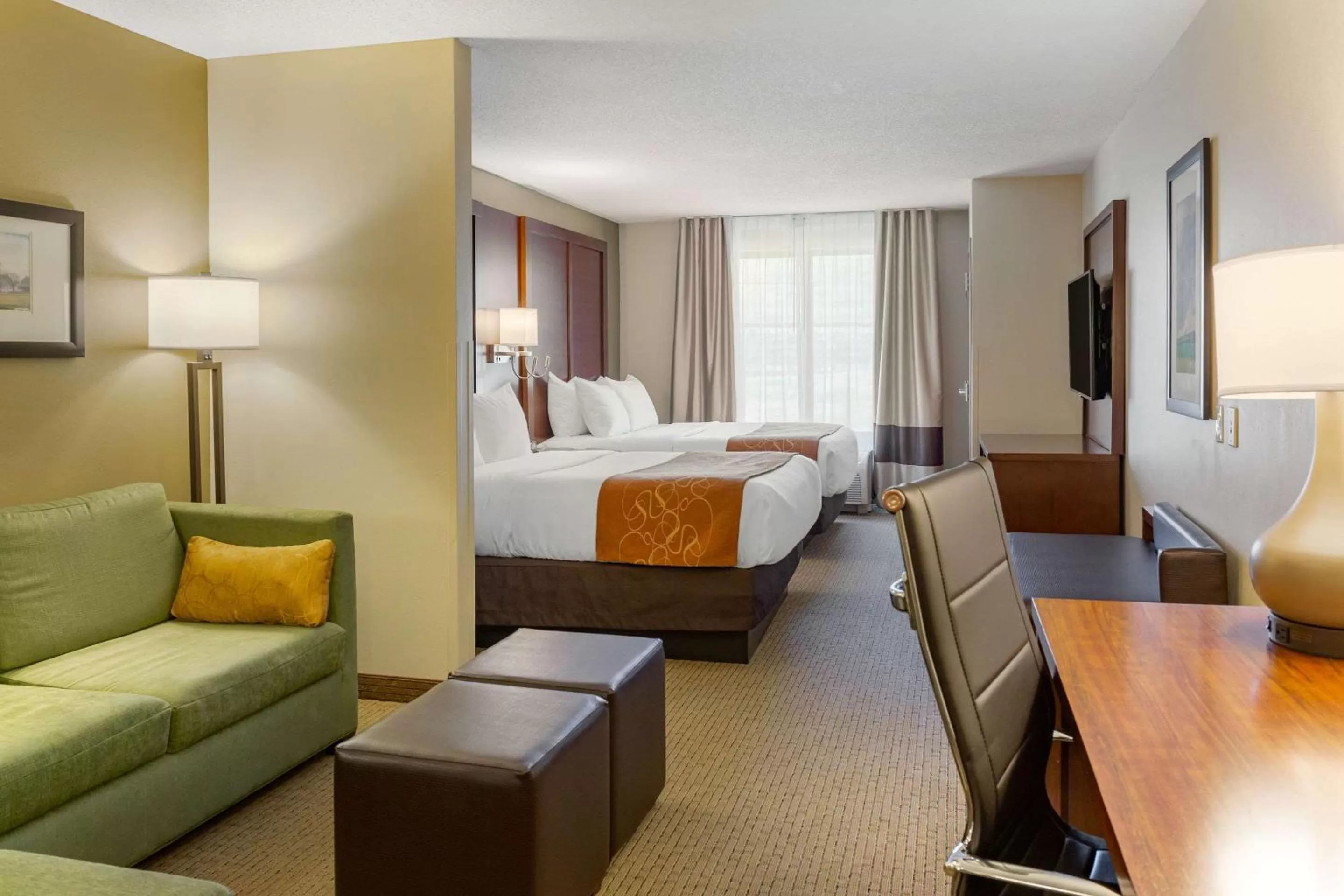 Bedroom, Bed in Comfort Suites Lancaster Amish Country