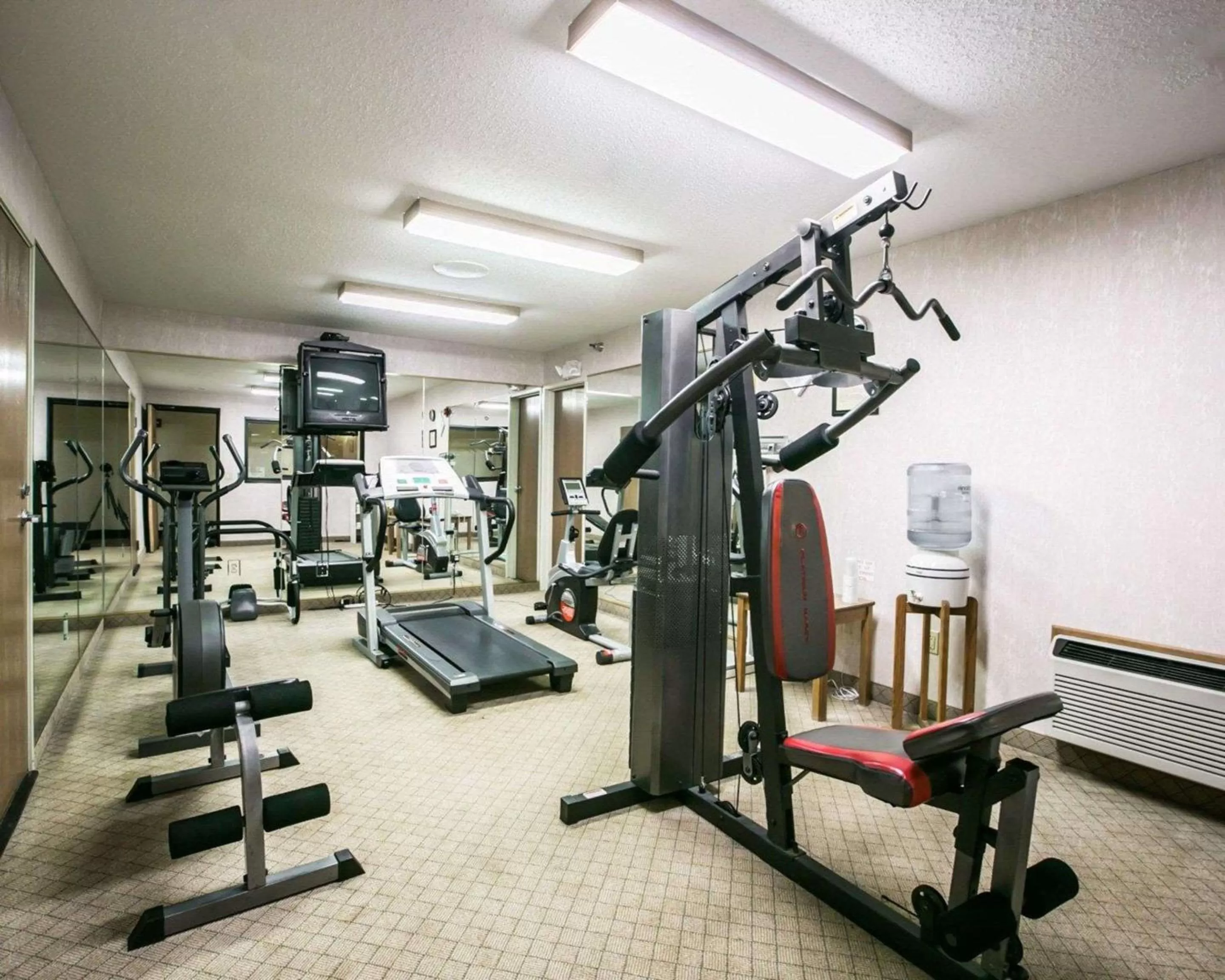 Fitness centre/facilities in Quality Inn & Suites Woodstock near Lake Geneva