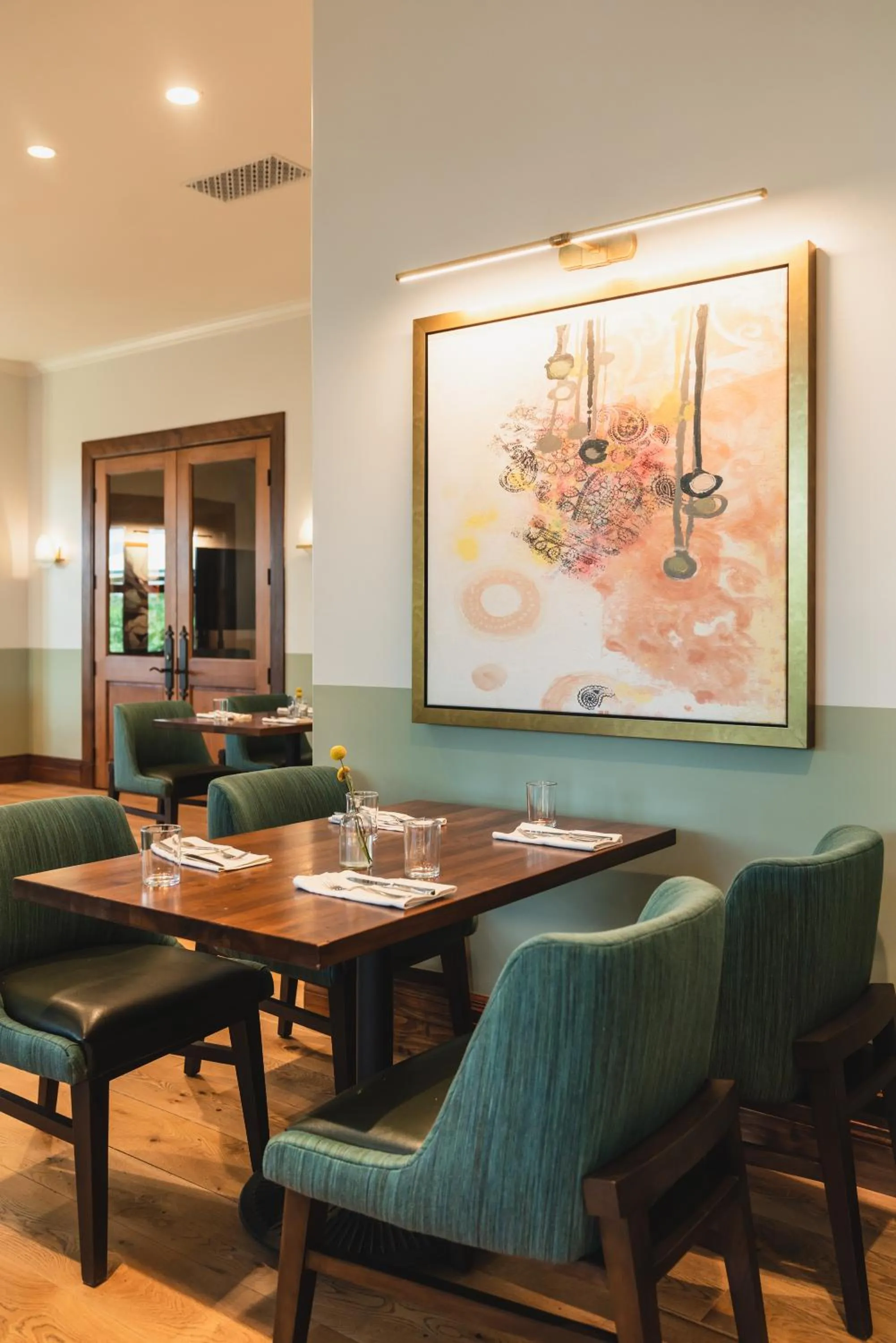 Restaurant/places to eat in Hotel Viata