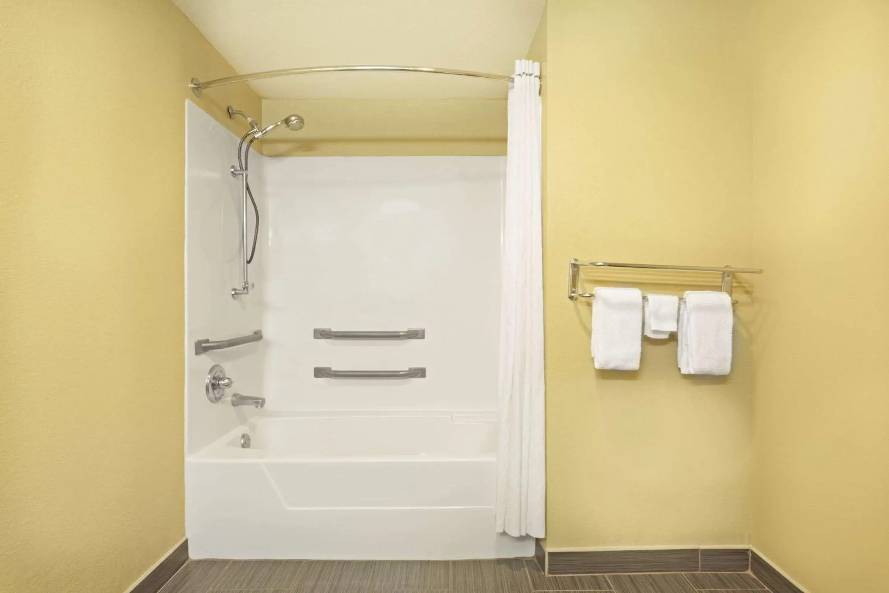 Queen Room - Disability Access - Non-Smoking in Super 8 by Wyndham Covington Queen Room - Disability Access - Non-Smoking in Super 8 by Wyndham Covington