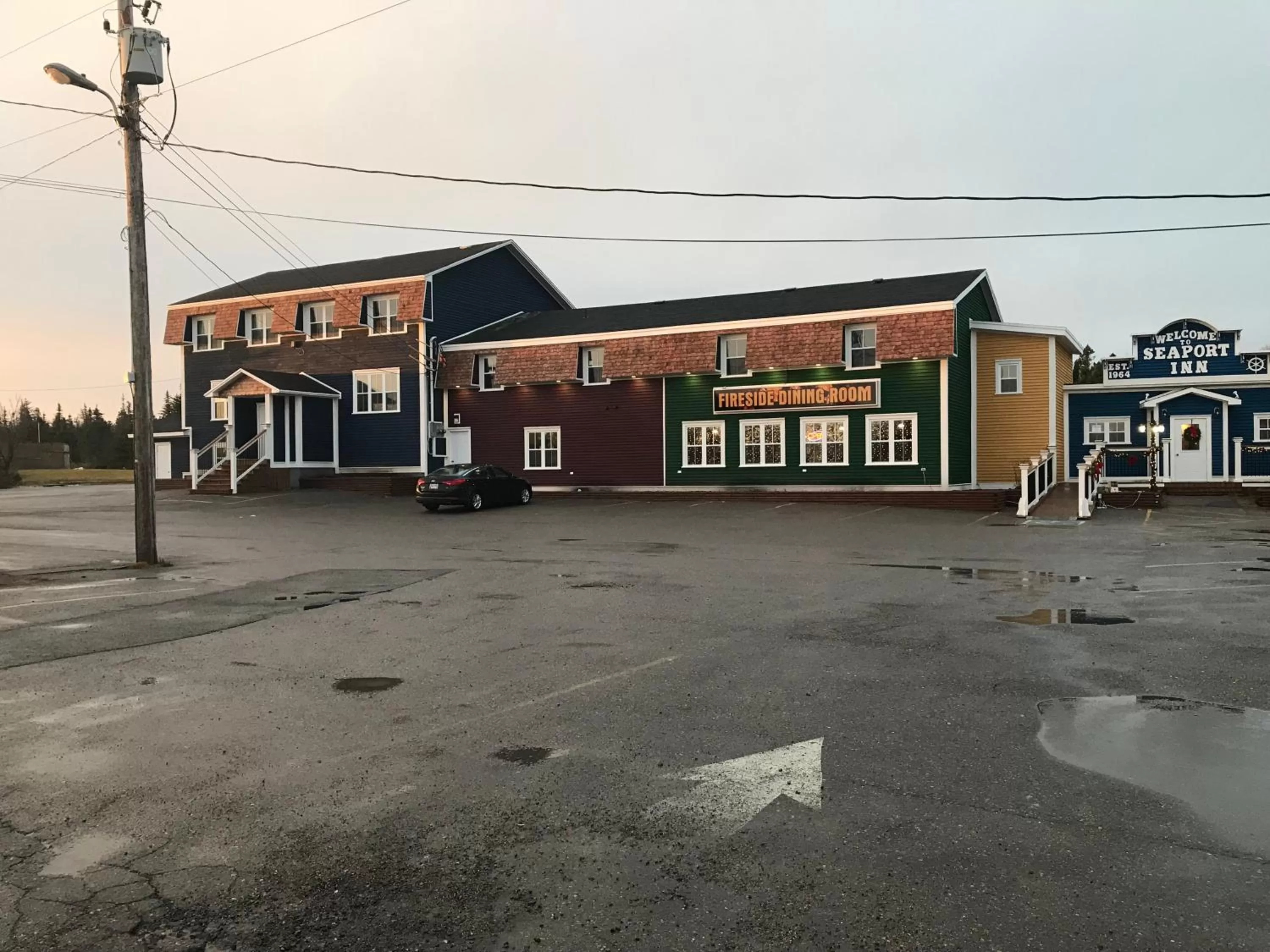 Facade/entrance in Seaport Inn