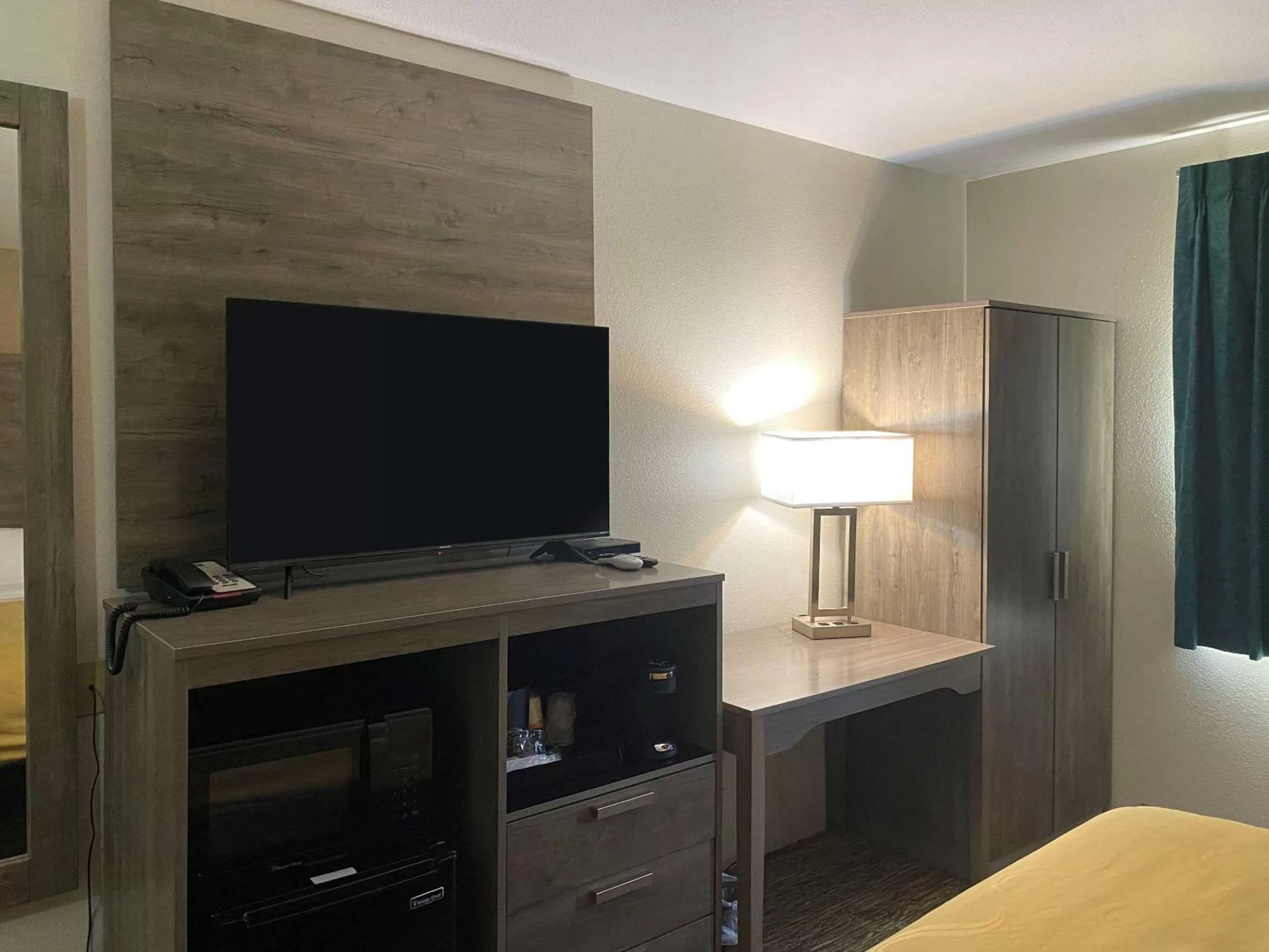 Standard Queen Room with Two Queen Beds - Non-Smoking in Quality Inn Albuquerque East I-40 Juan Tabo Exit