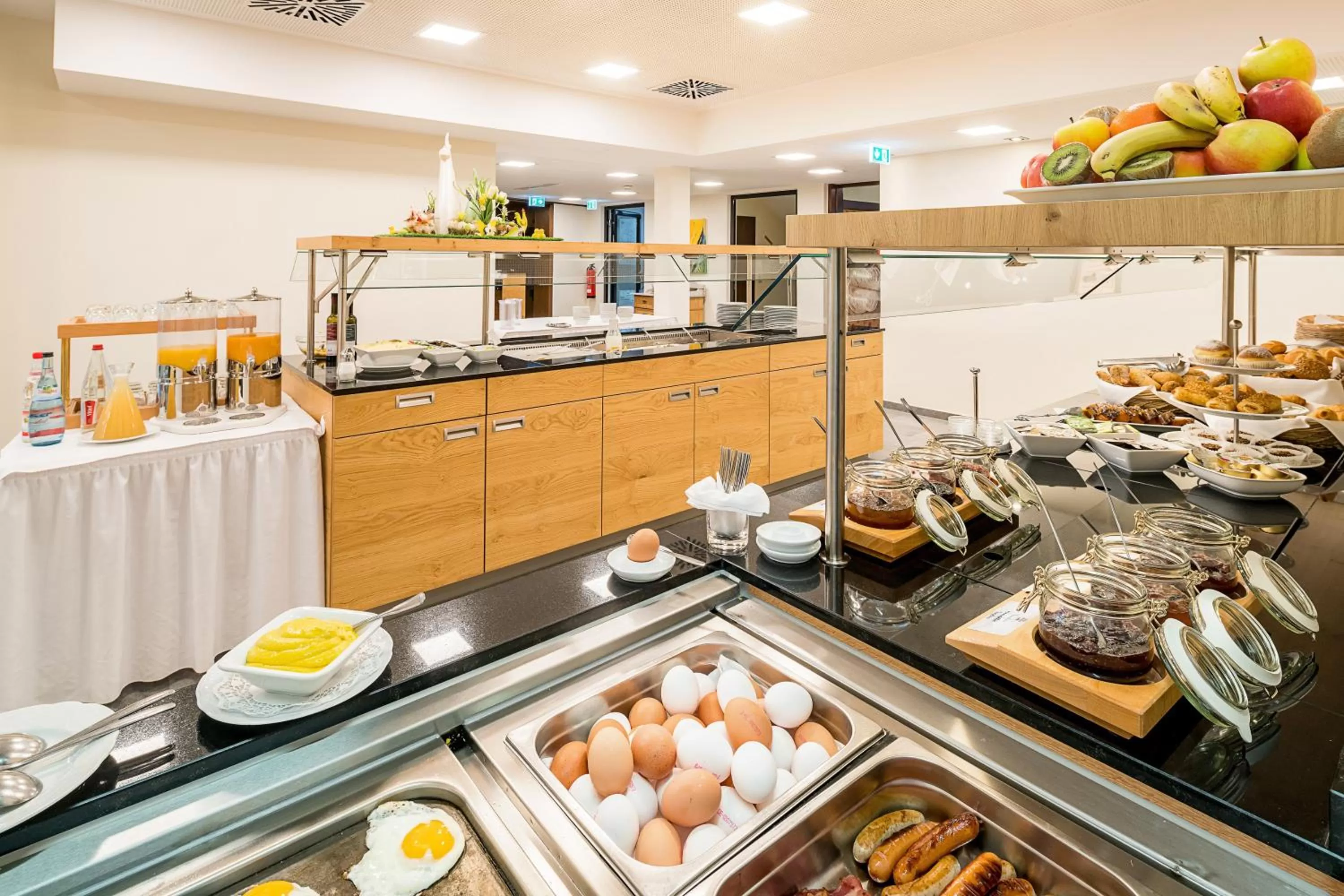 Buffet breakfast in Hotel Rose