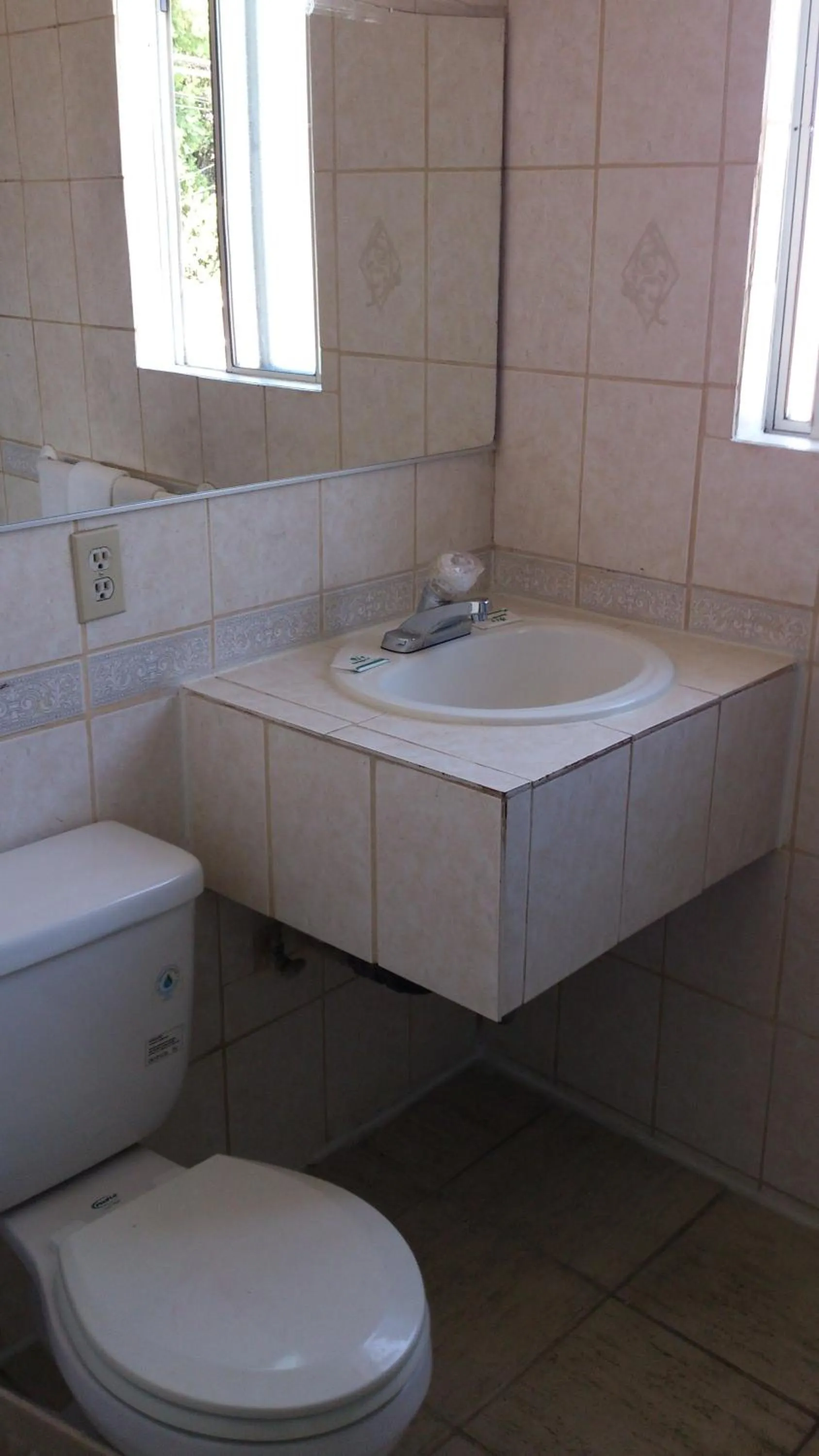 Bathroom in Santa Ana Travel Inn